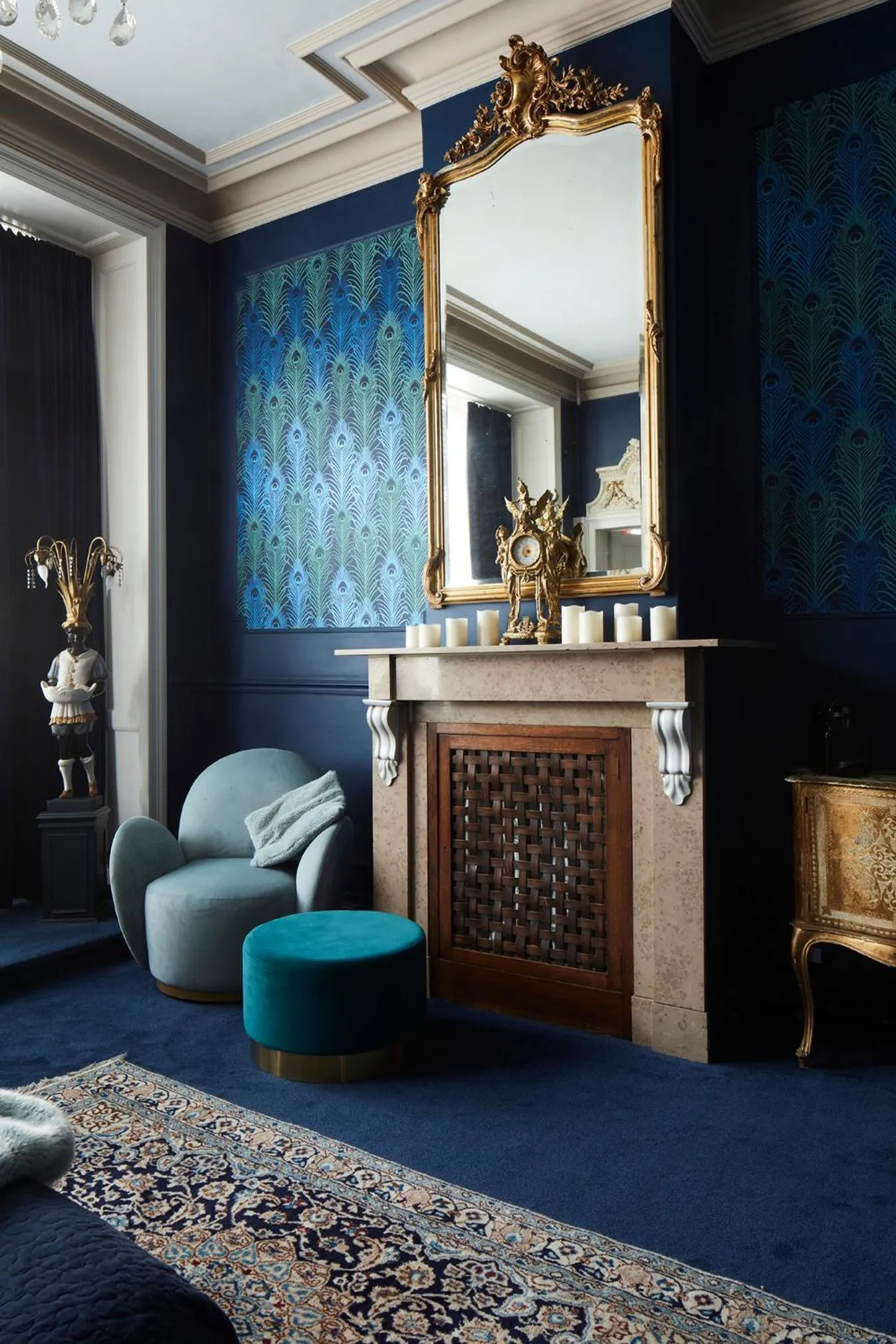 Seating area in Maison d'Artiste