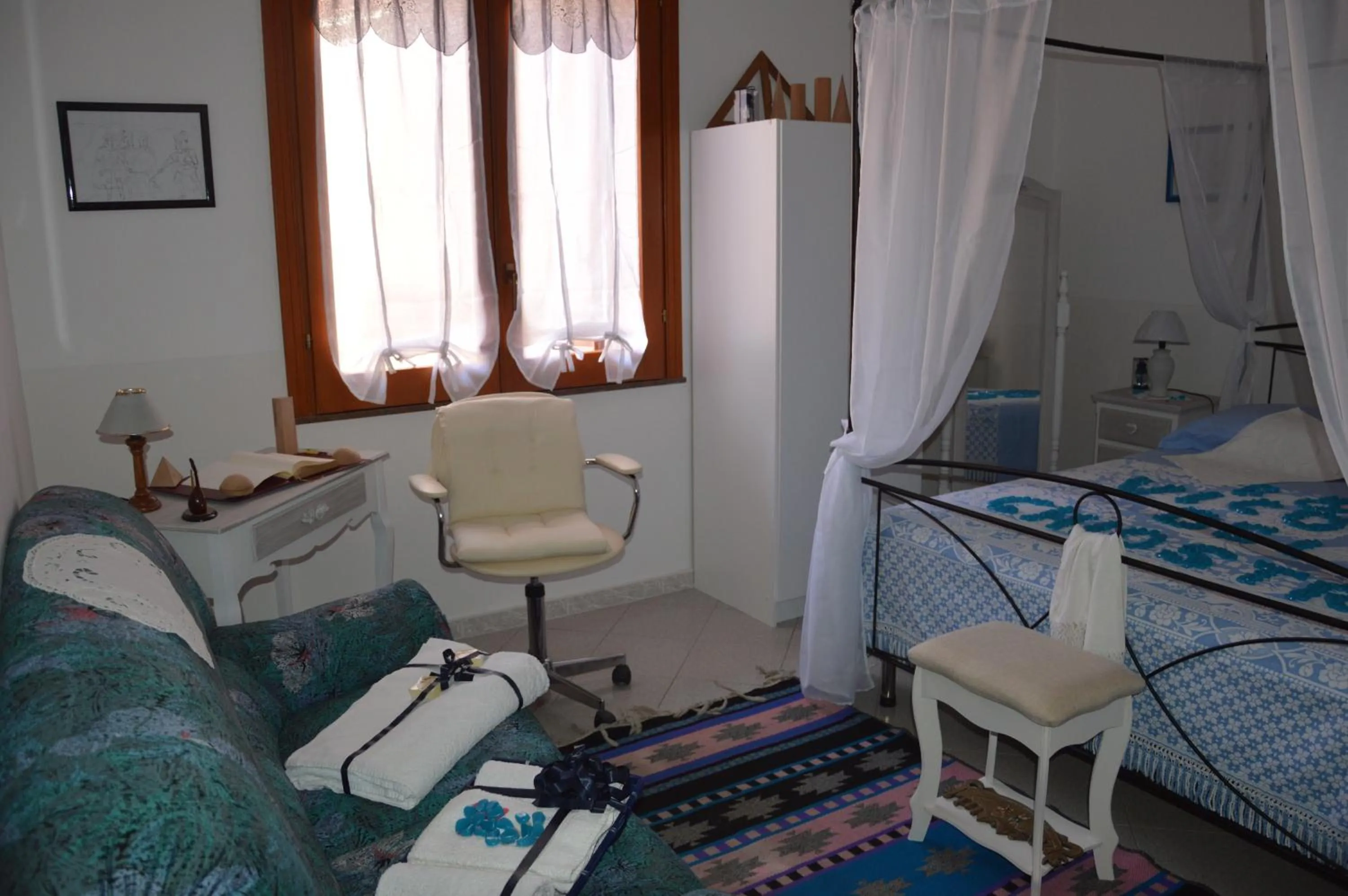 Other, Bed in B&B Vicolo del Chiostro