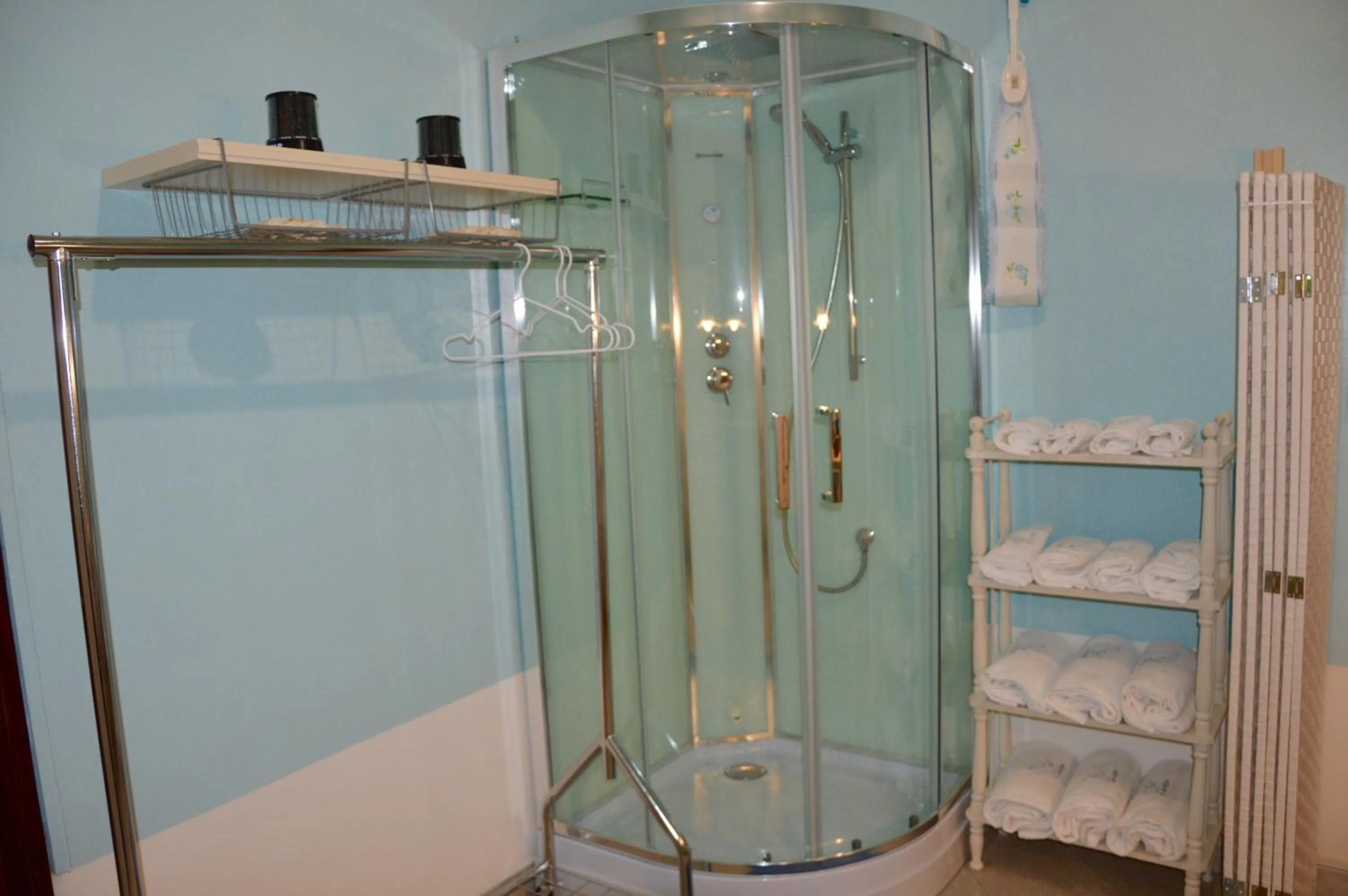 Shower in B&B Vicolo del Chiostro