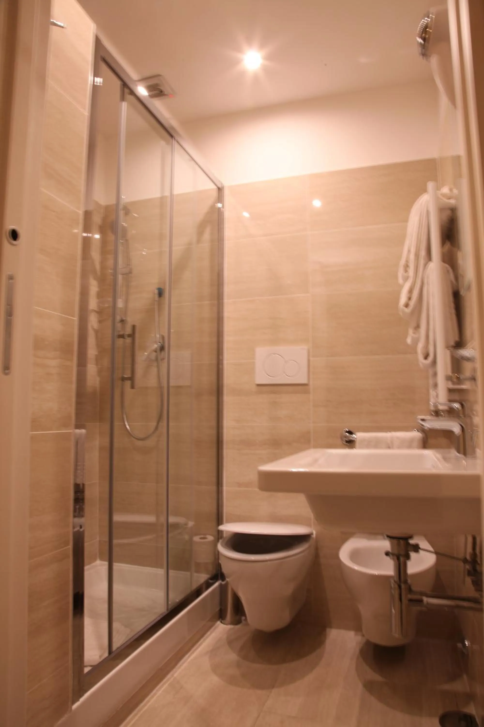 Shower in B&B Federica's House In Rome