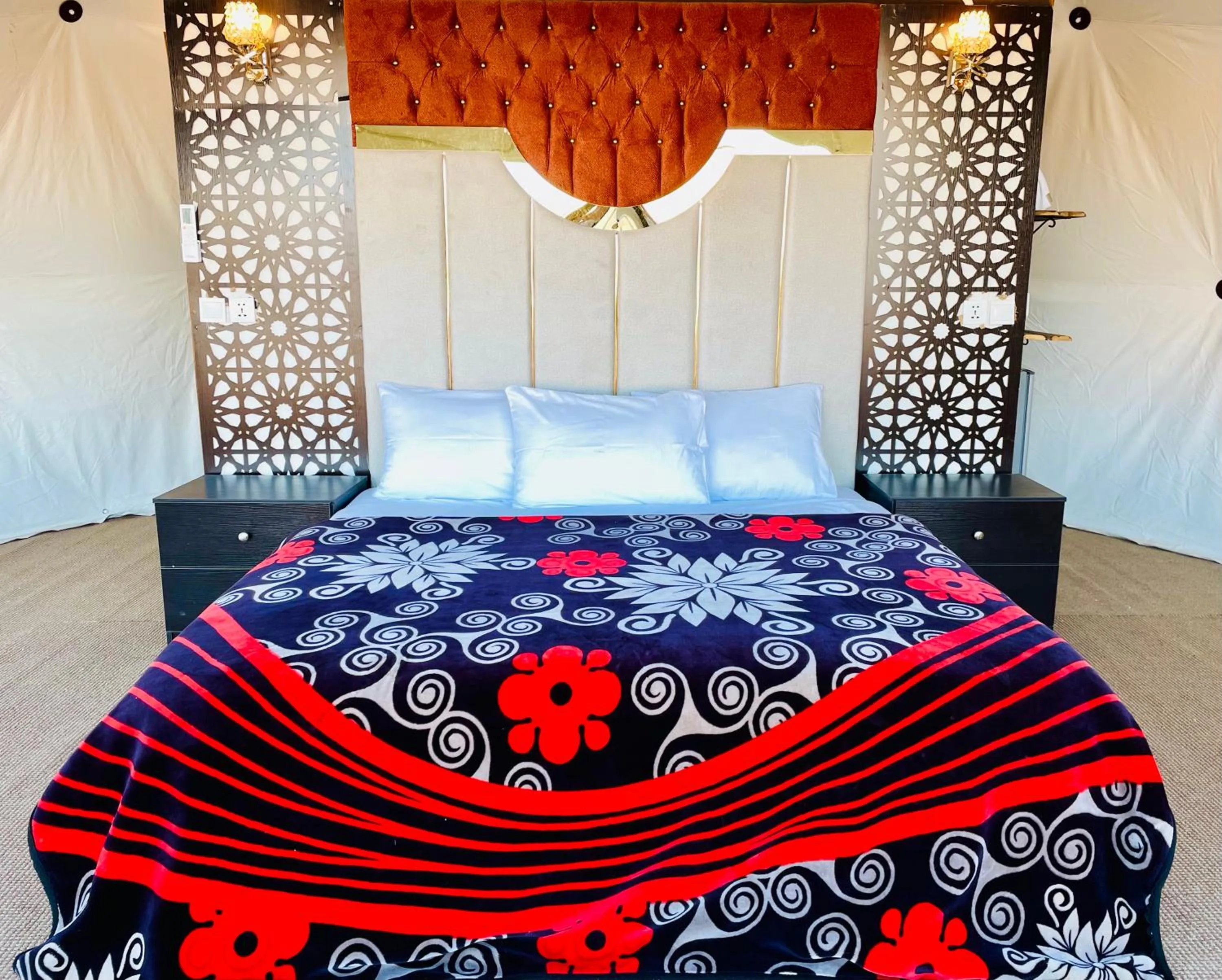 Bed in Hasan Zawaideh luxury camp 2
