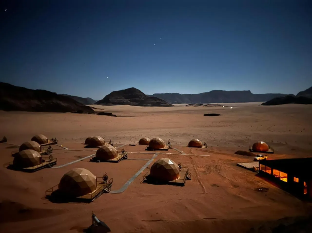 Natural landscape in Hasan Zawaideh luxury camp 2