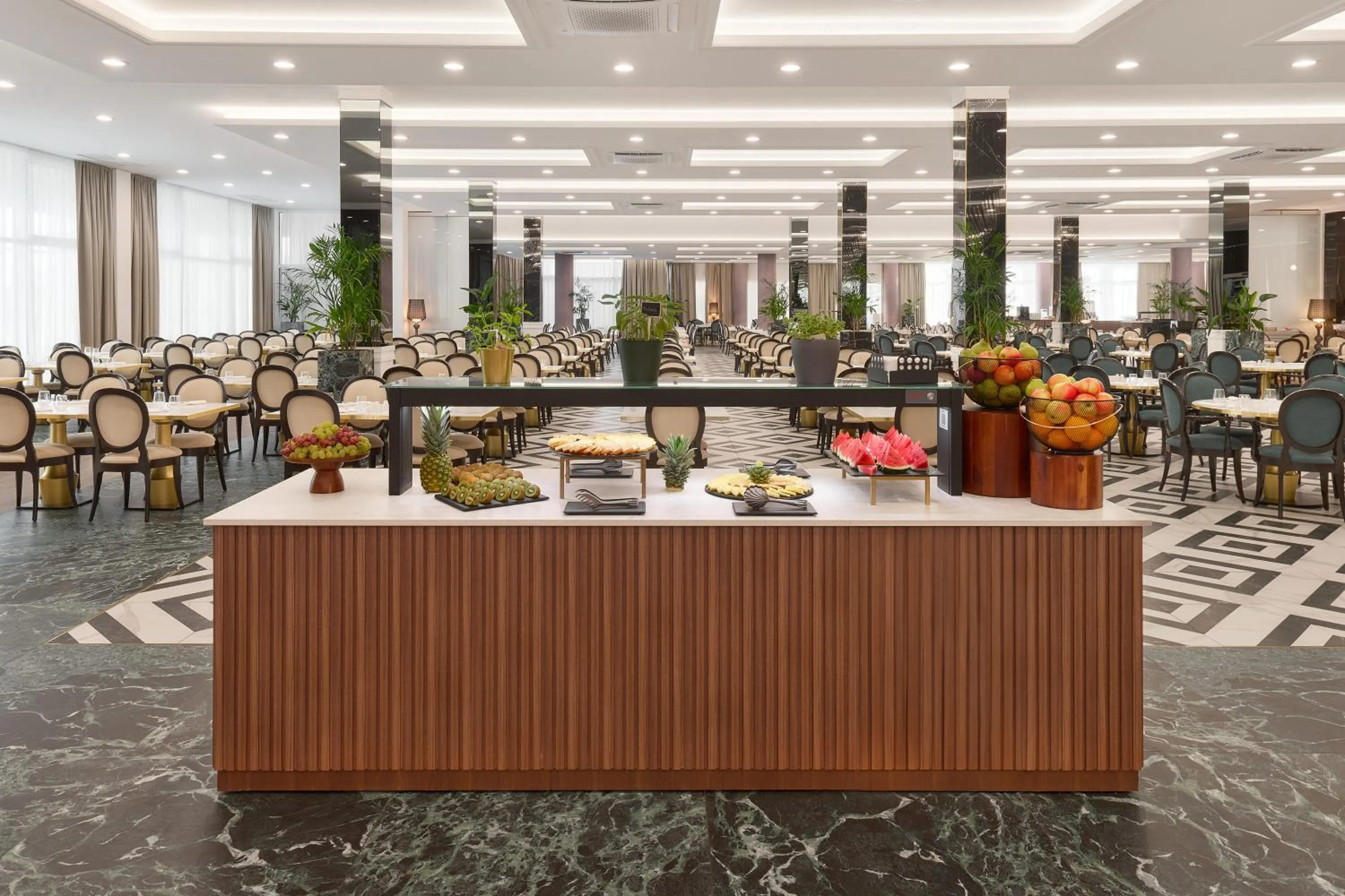 Restaurant/places to eat in Hotel Olympia