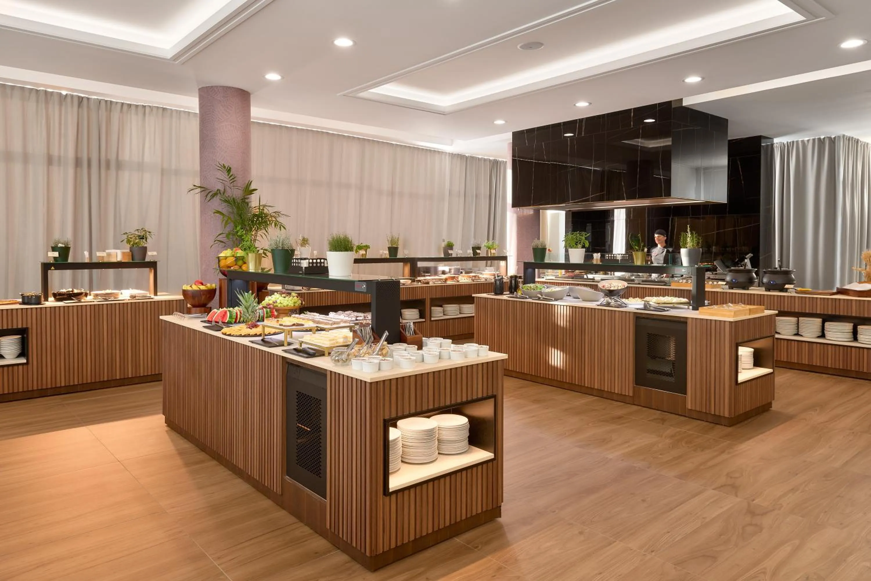 Restaurant/places to eat in Hotel Olympia