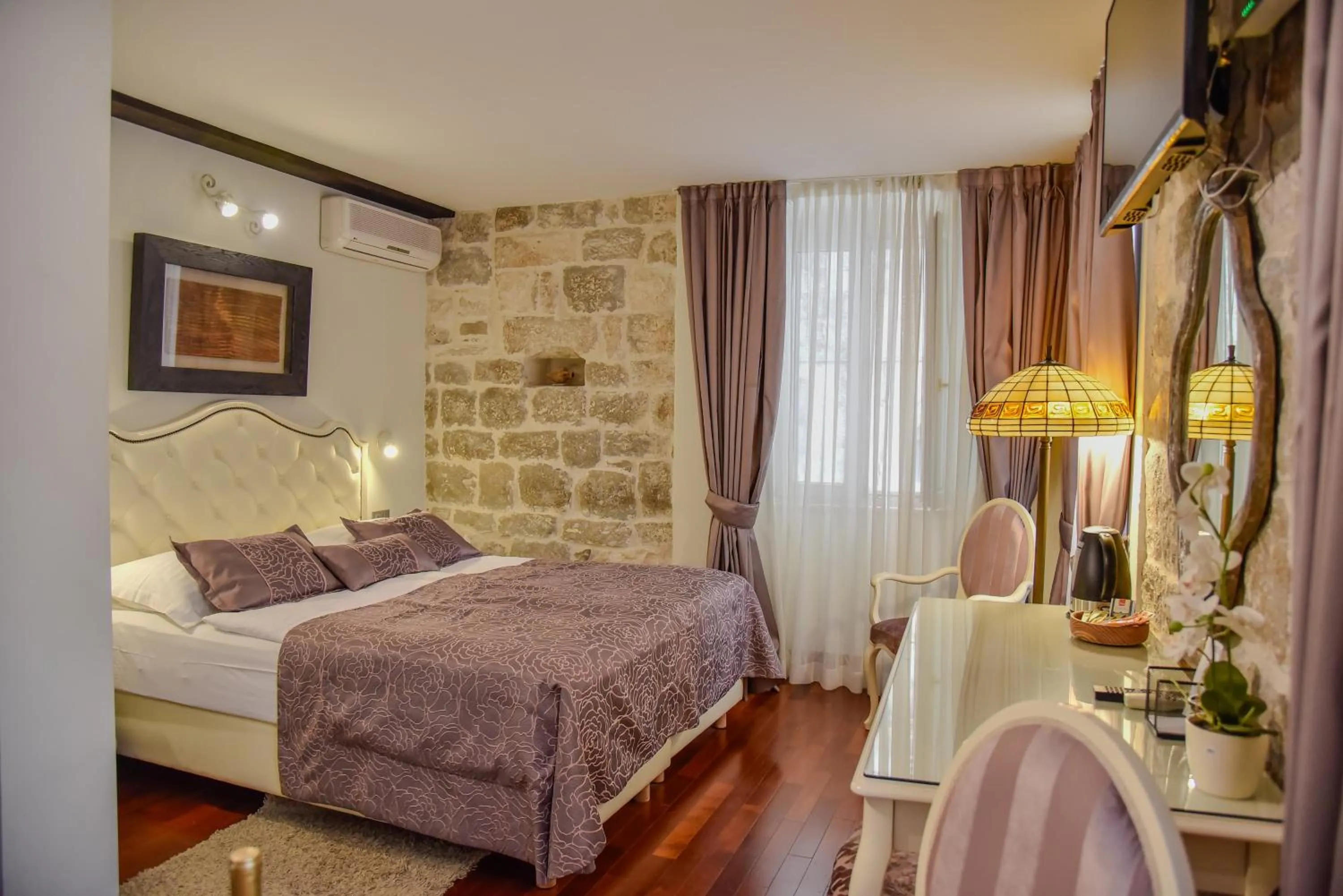 Bedroom, Bed in Hotel Kastel 1700