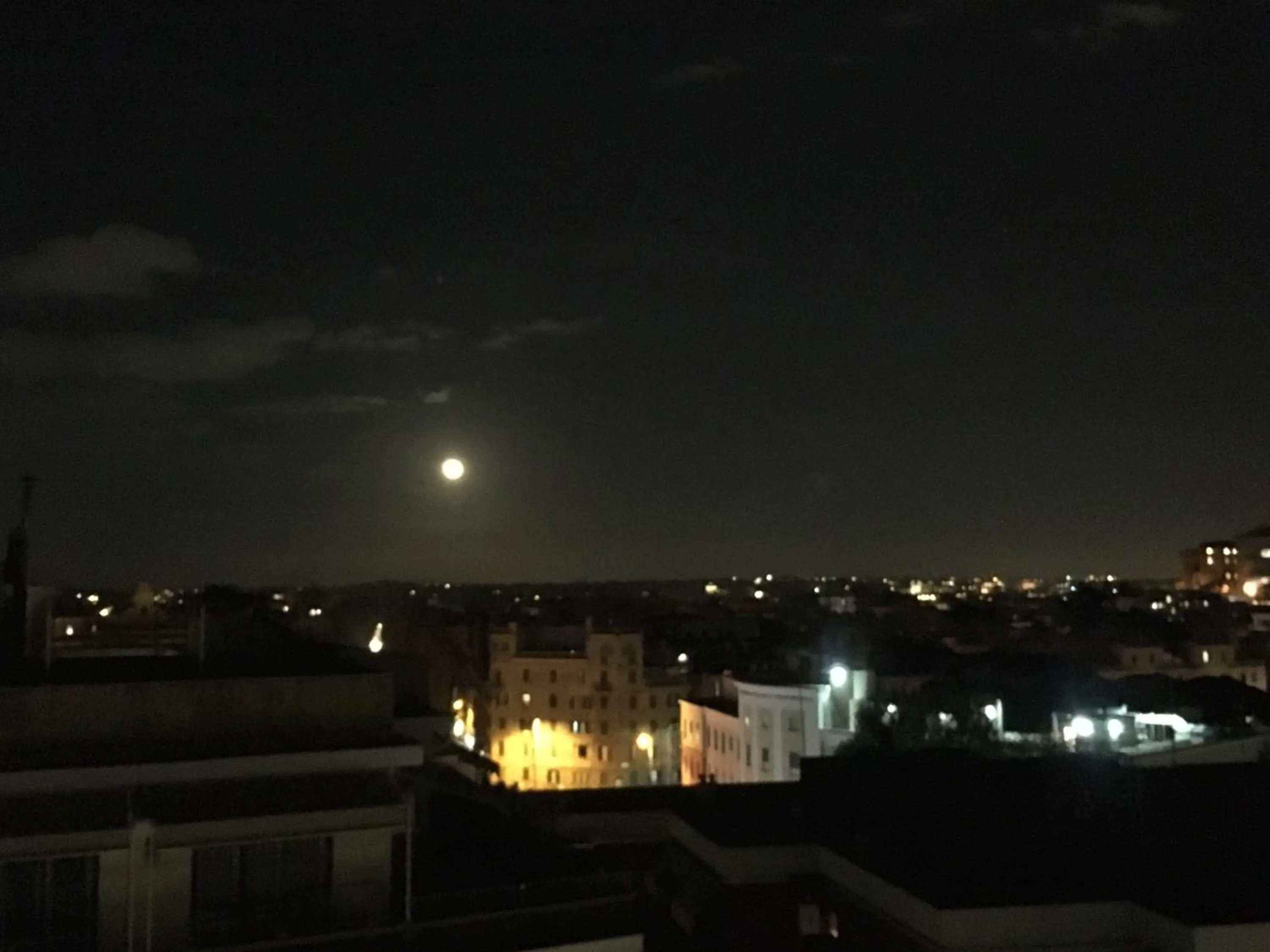 Night in Eufonia Vinyl Friendly Apartment