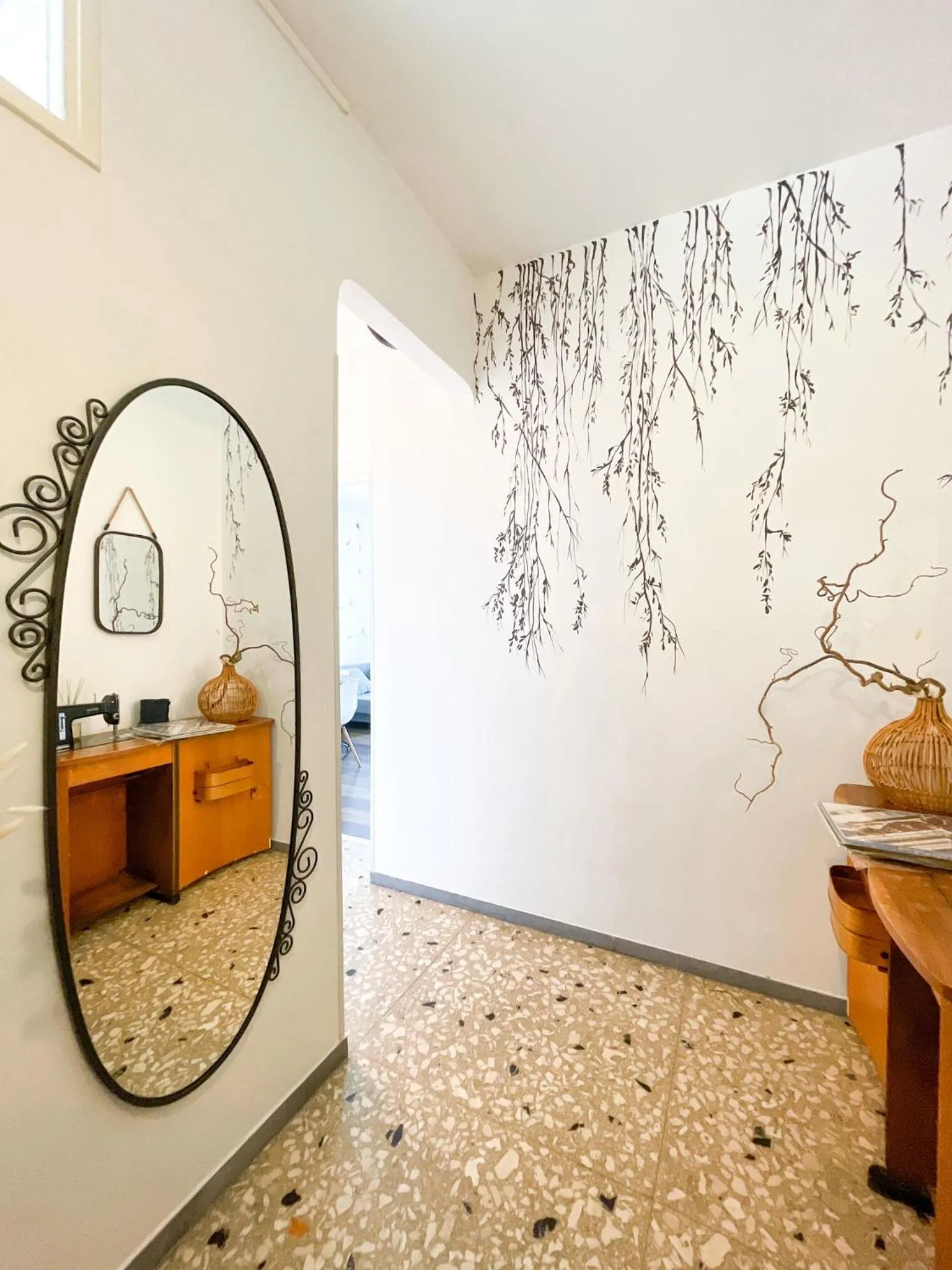Decorative detail in Eufonia Vinyl Friendly Apartment