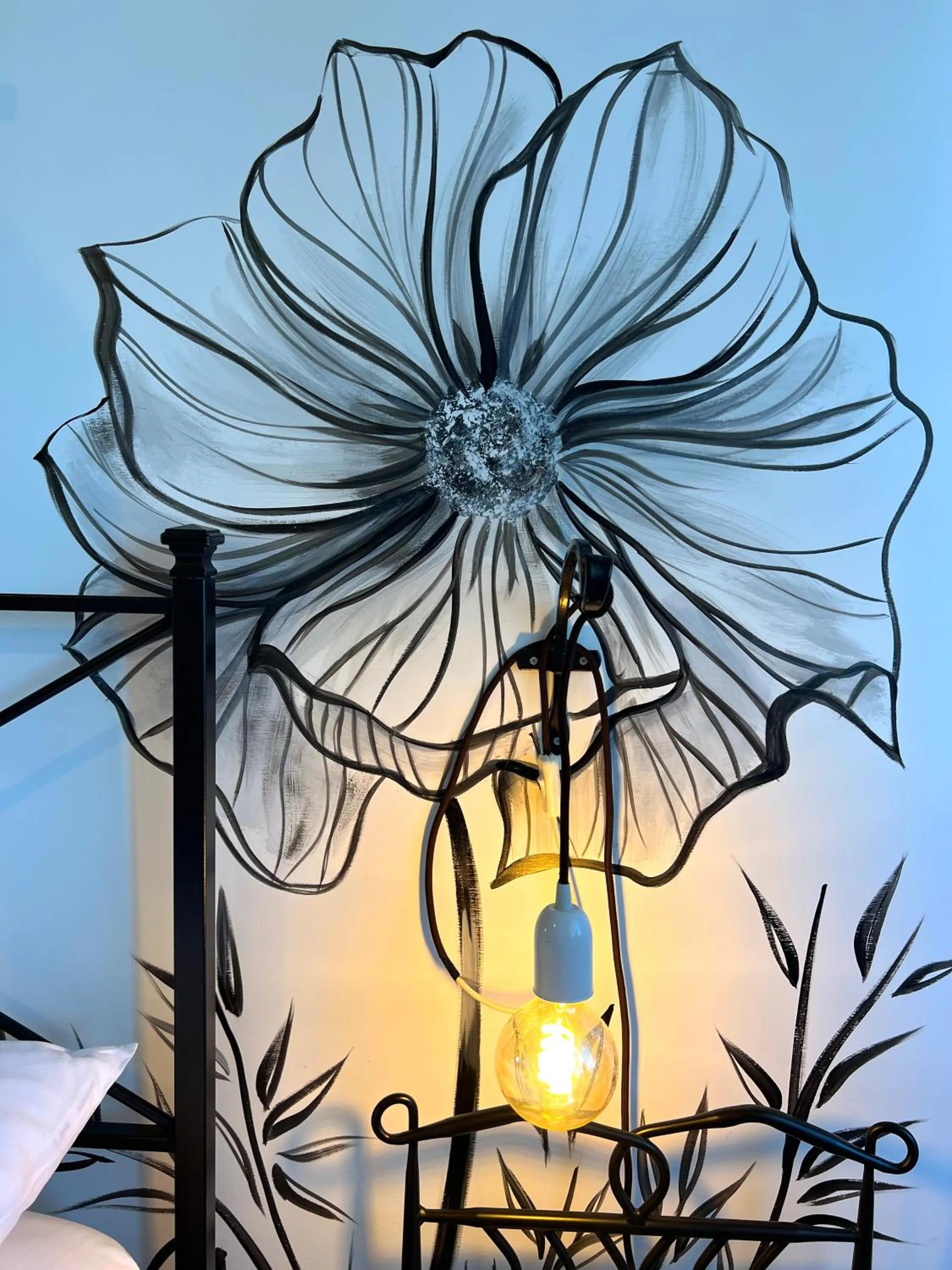 Decorative detail in Eufonia Vinyl Friendly Apartment
