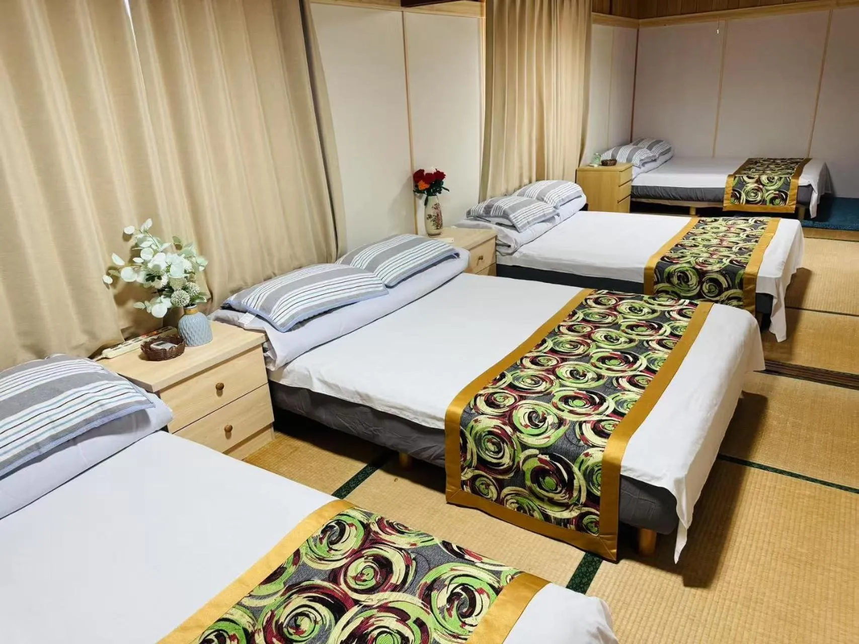 Bed in Shiga Biwa Lake Shanshui House