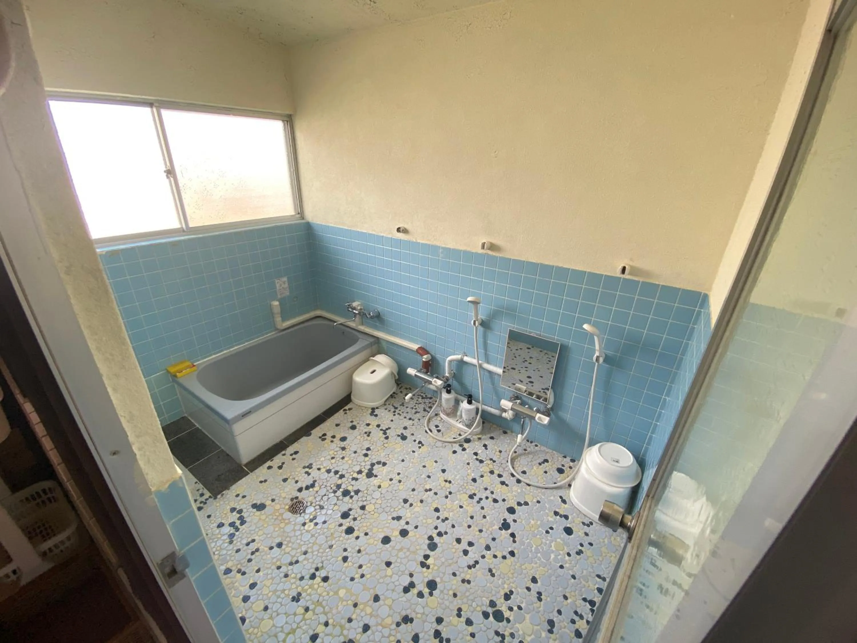 Hot Tub in Shiga Biwa Lake Shanshui House