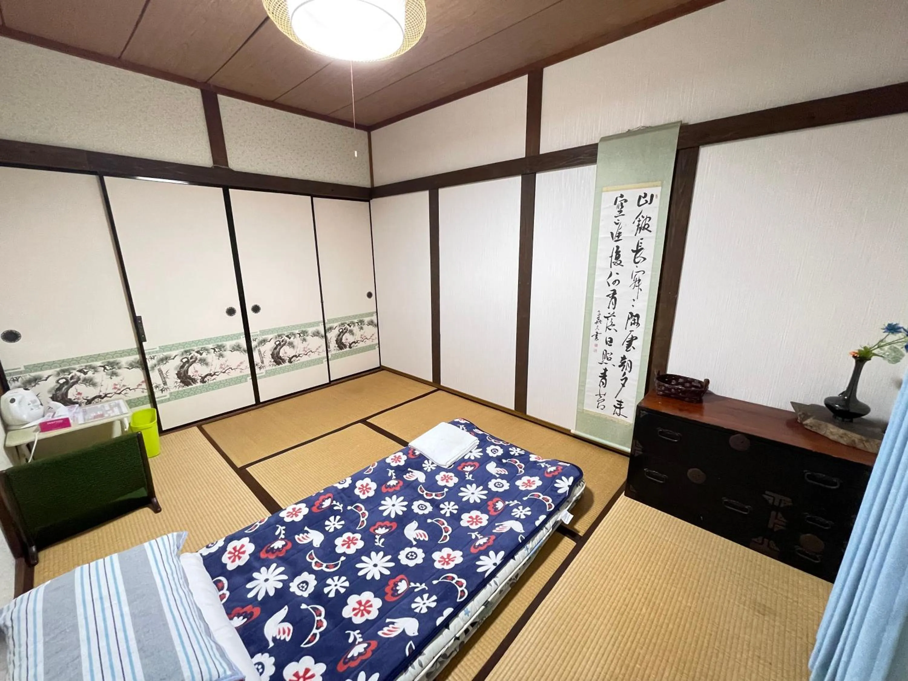 Bed in Shiga Biwa Lake Shanshui House