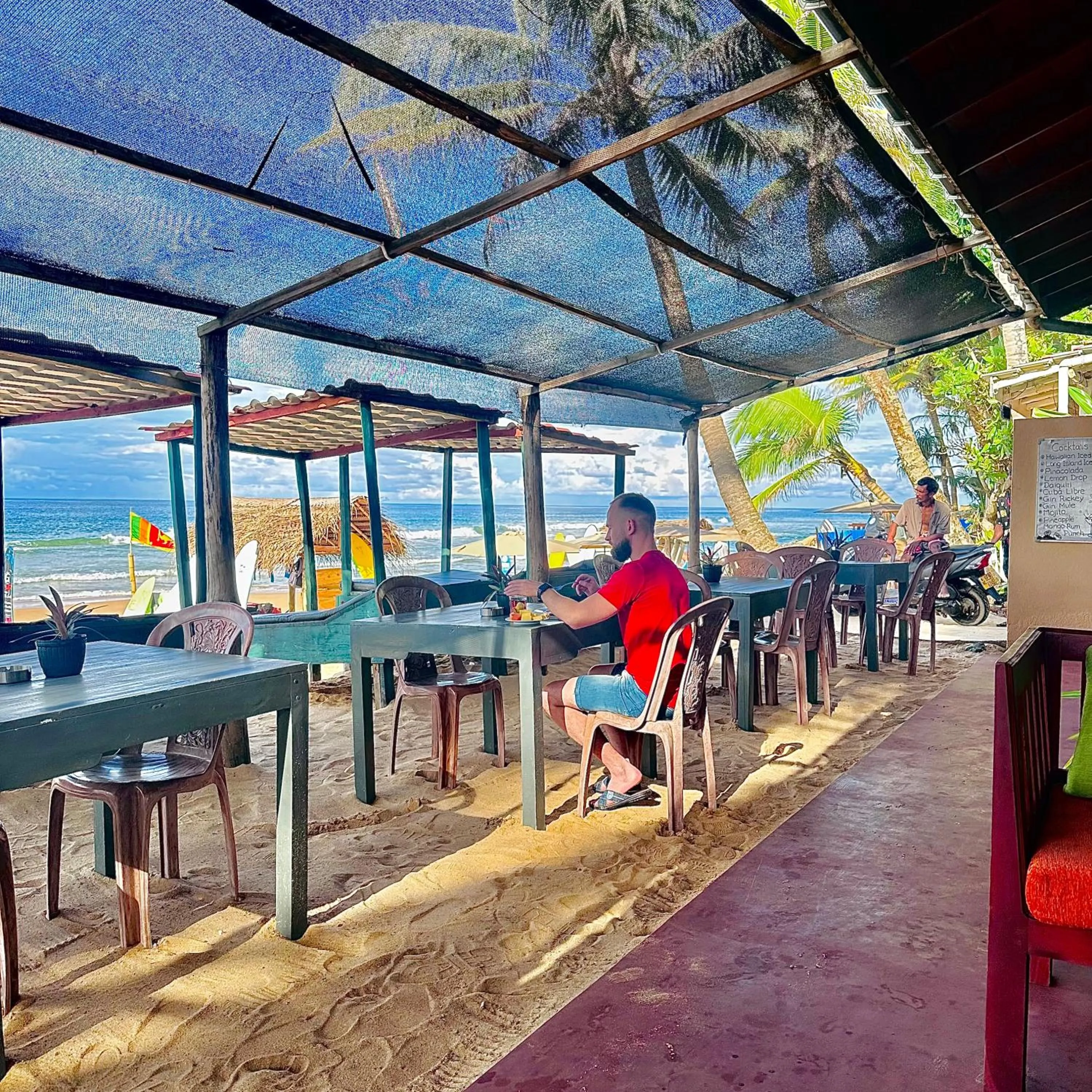 Drifters Hotel & Beach Restaurant