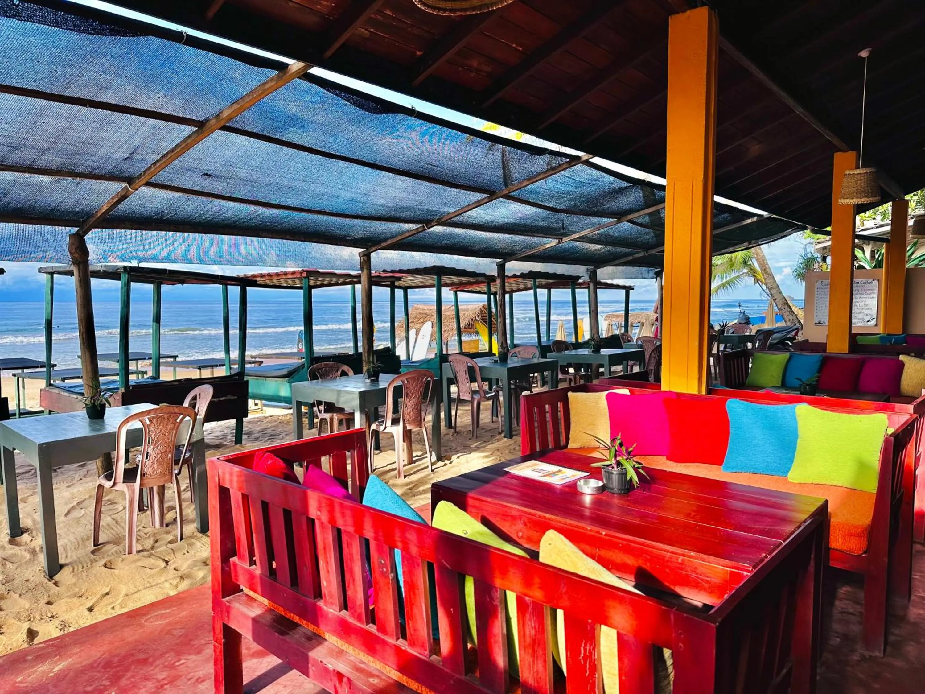 Drifters Hotel & Beach Restaurant