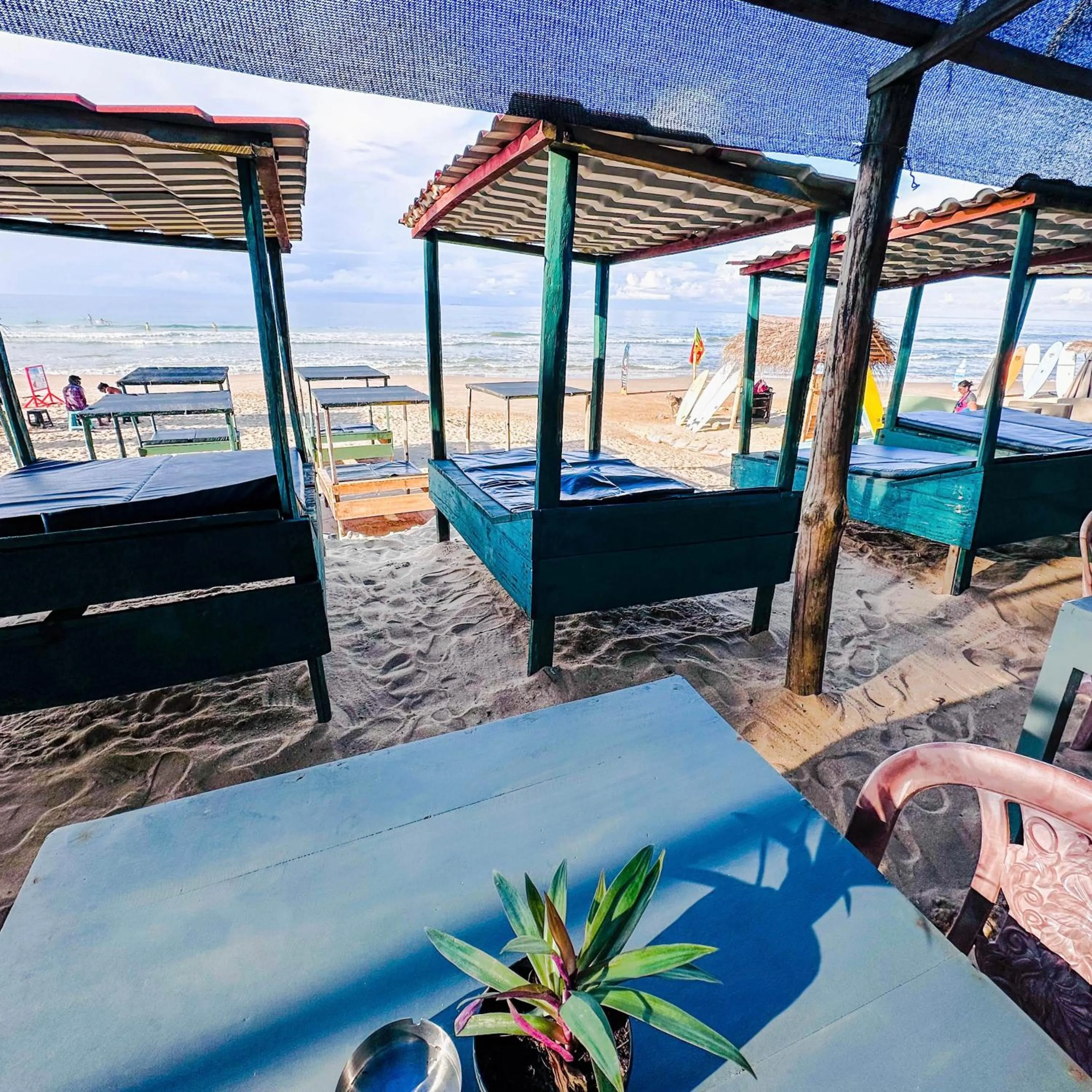 Drifters Hotel & Beach Restaurant