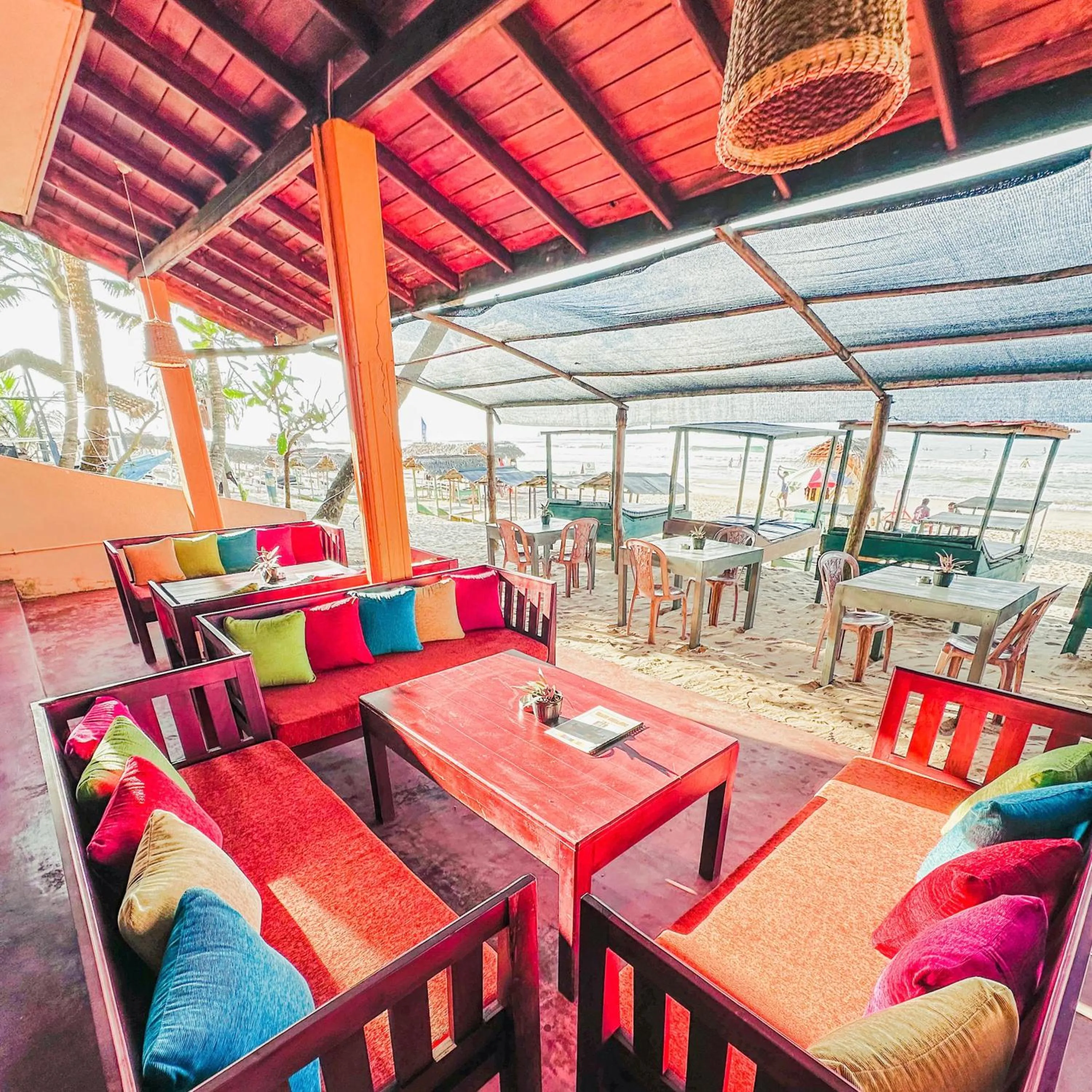 Drifters Hotel & Beach Restaurant