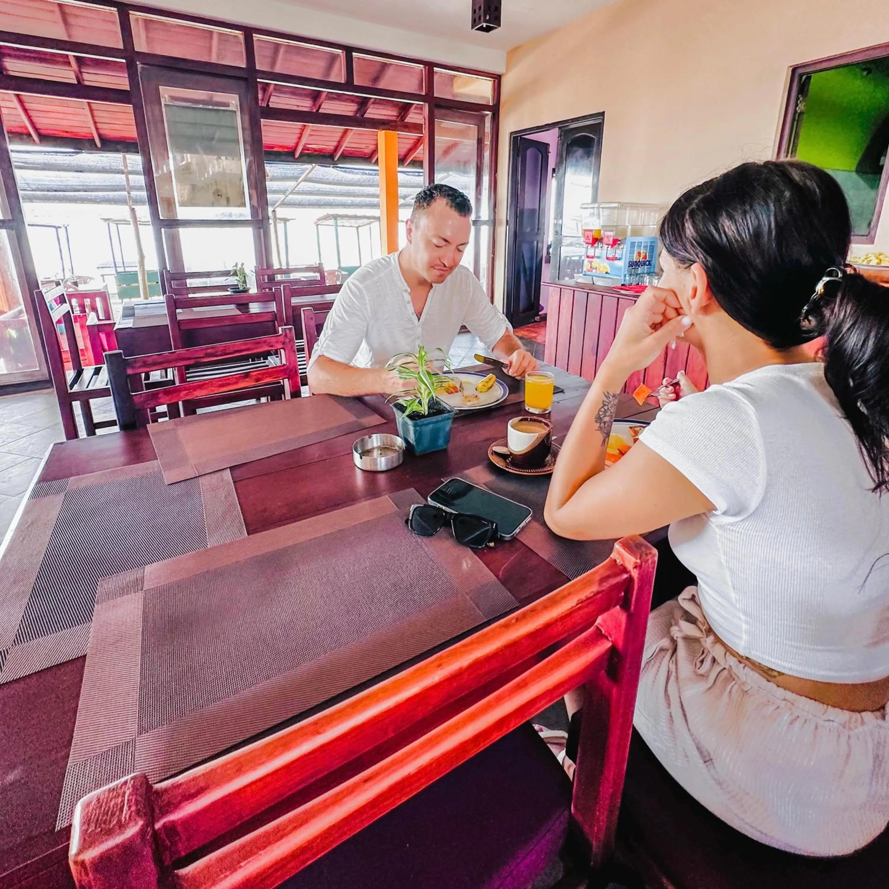 Drifters Hotel & Beach Restaurant