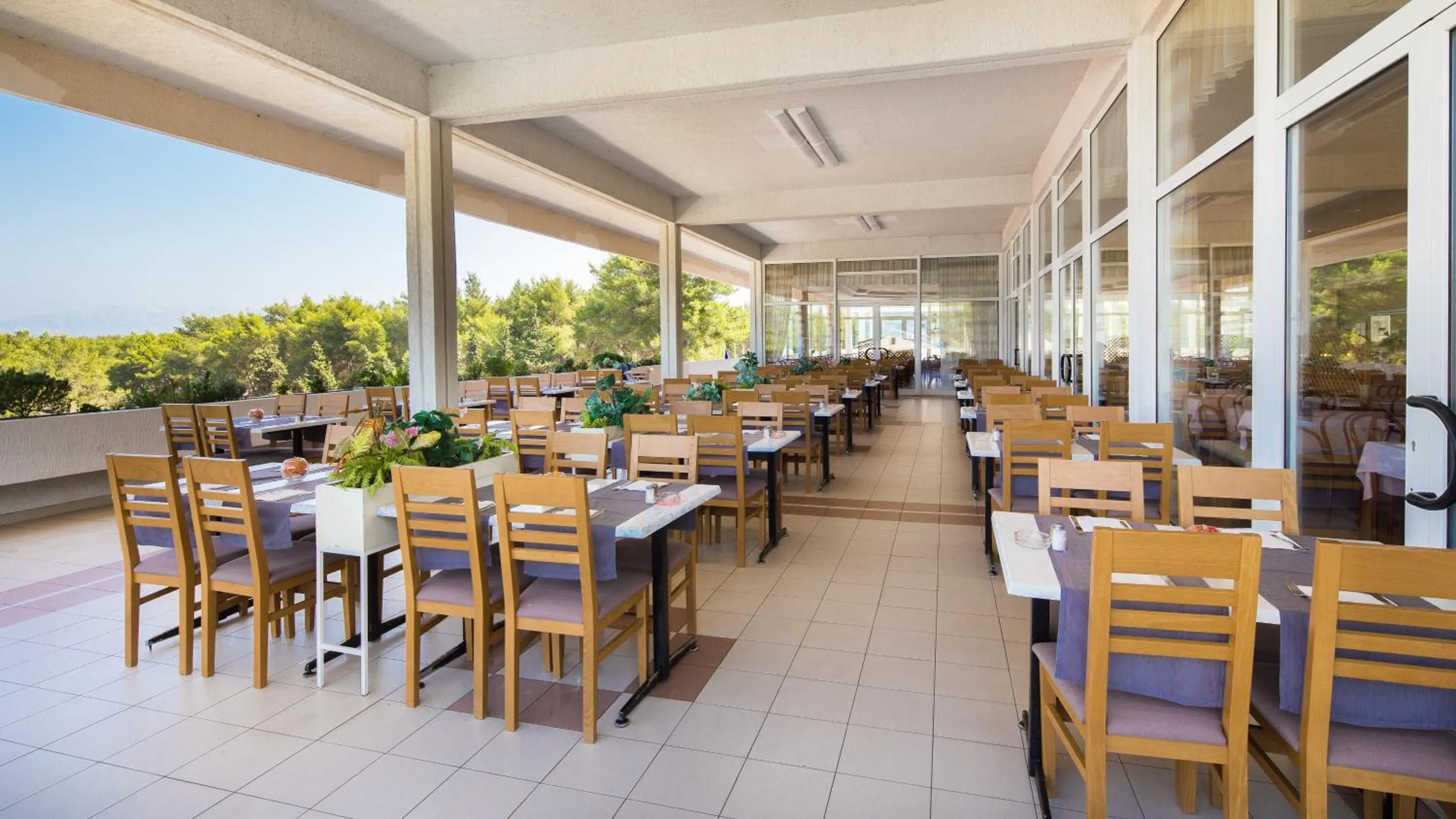 Restaurant/places to eat in Hotel Hvar