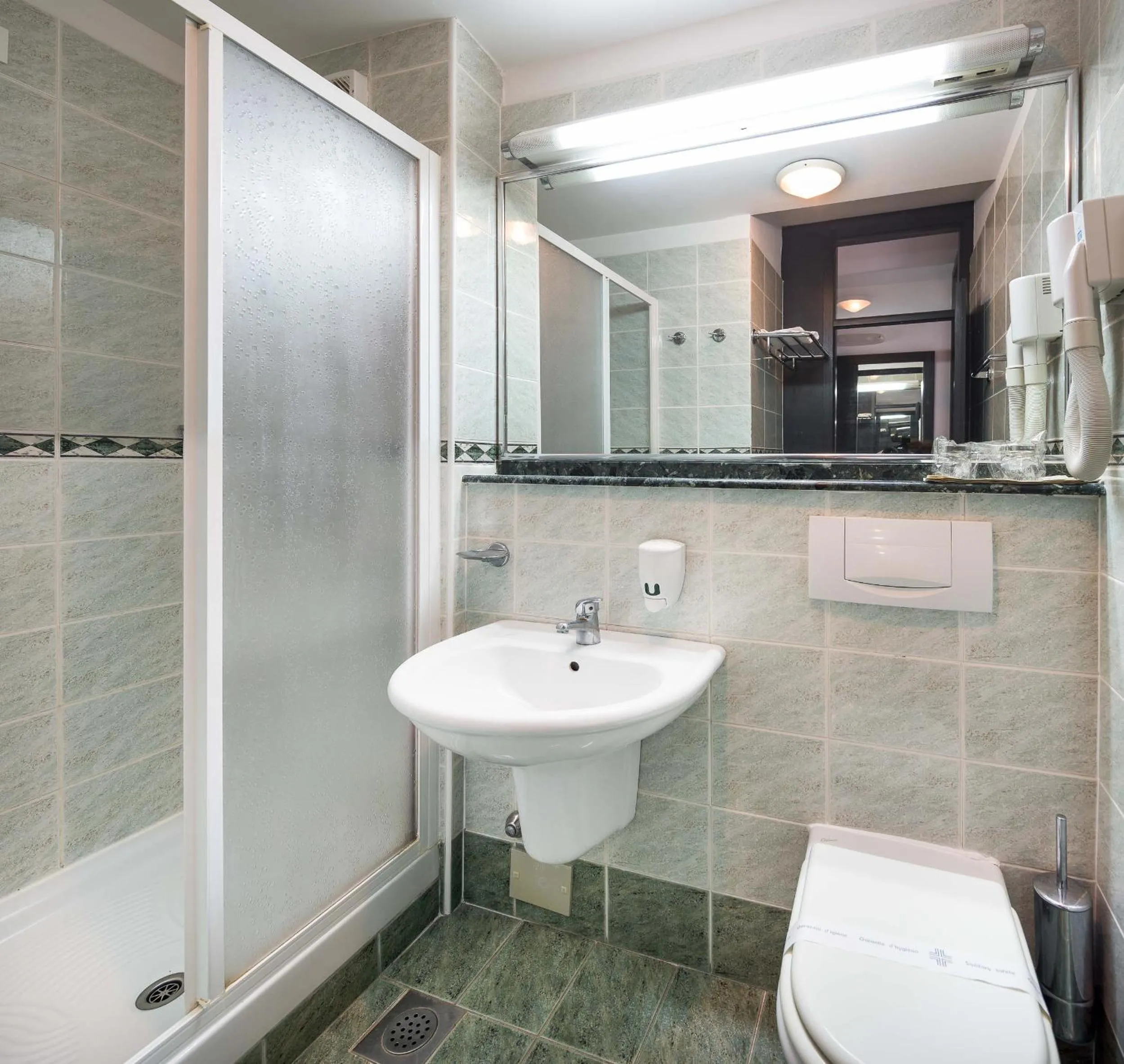 Family Room with Sea View and Balcony 2+1 in Hotel Hvar