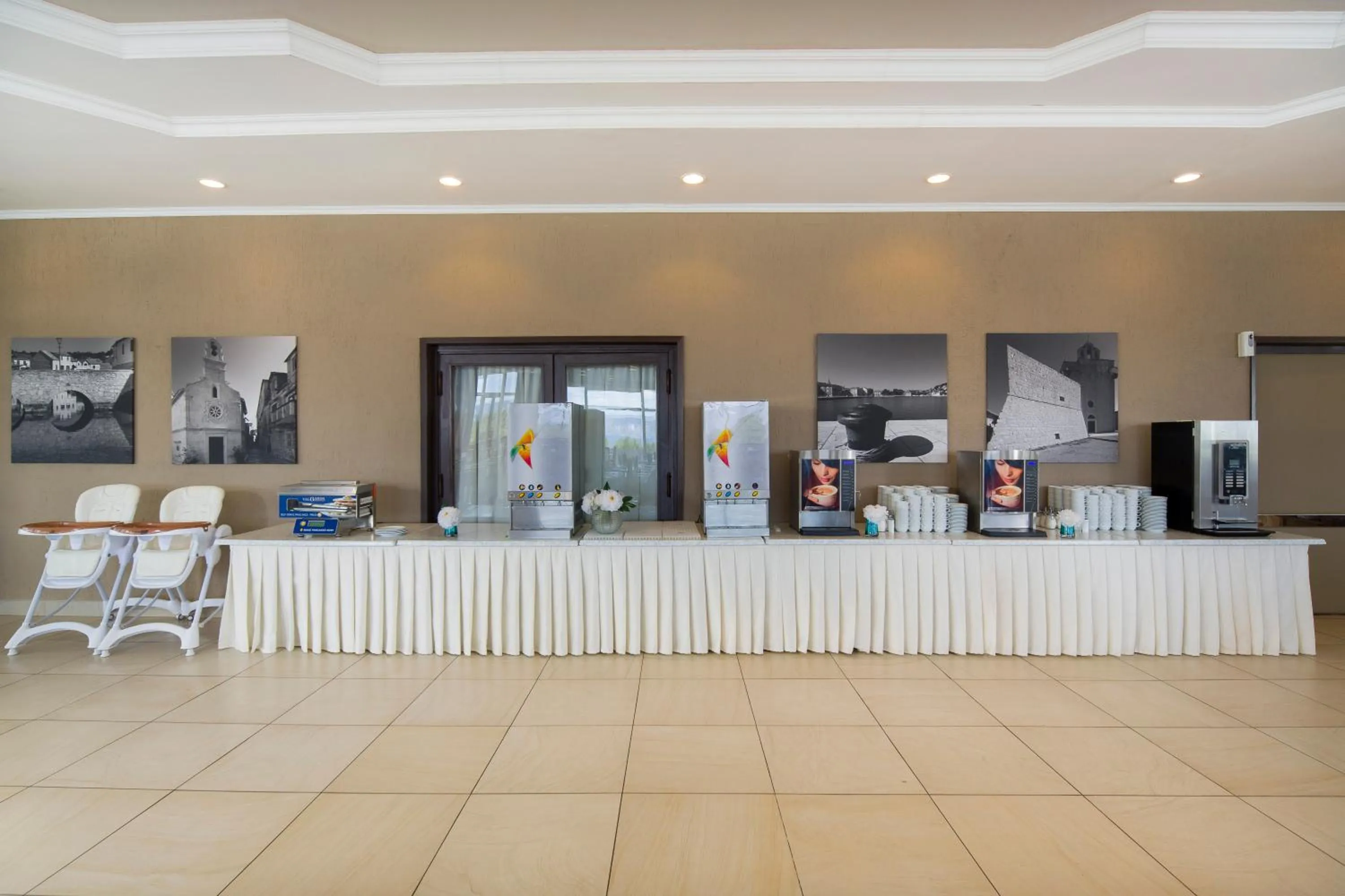 Restaurant/places to eat in Hotel Hvar