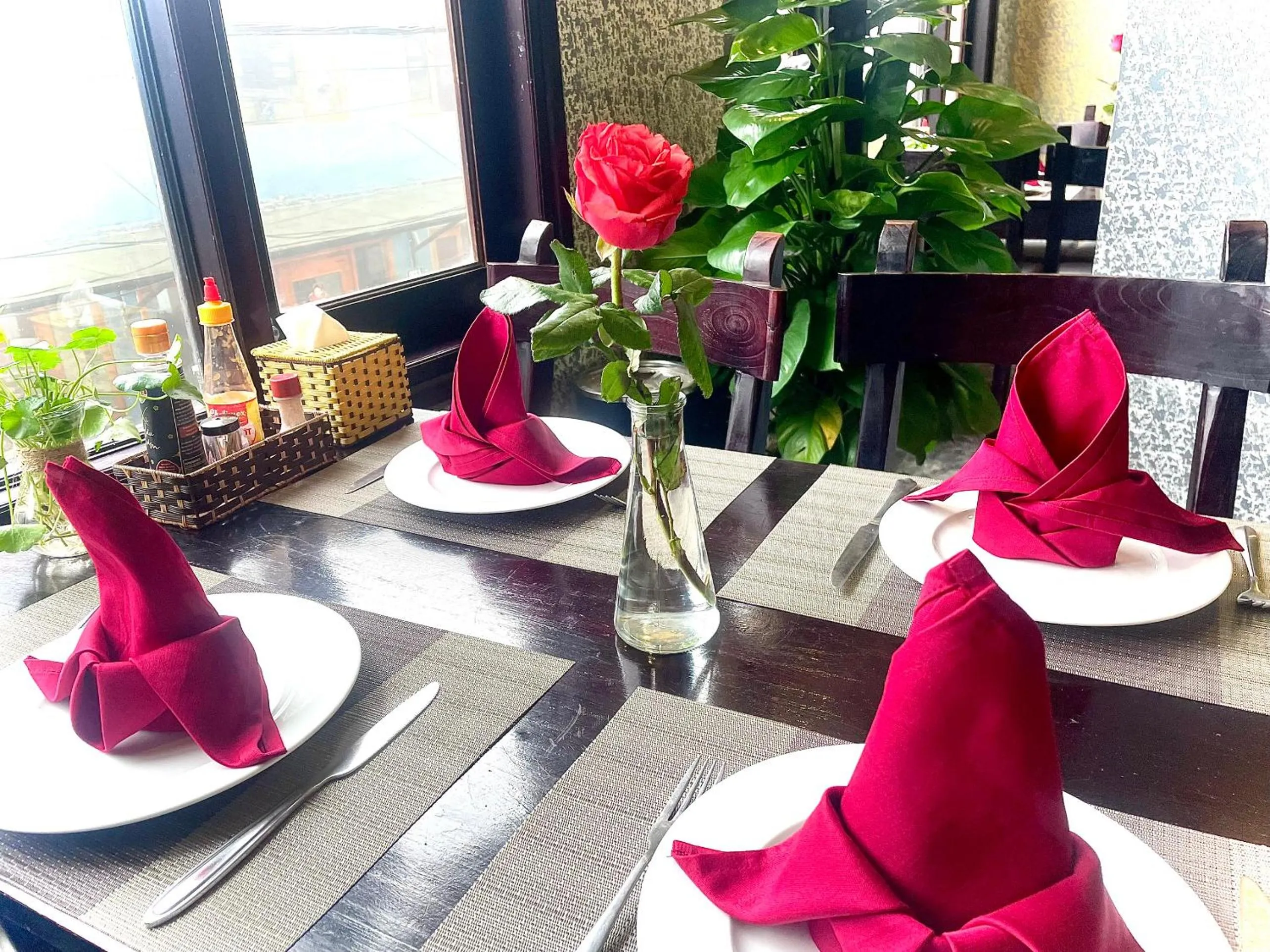 Restaurant/places to eat in Sapa Hills Hotel