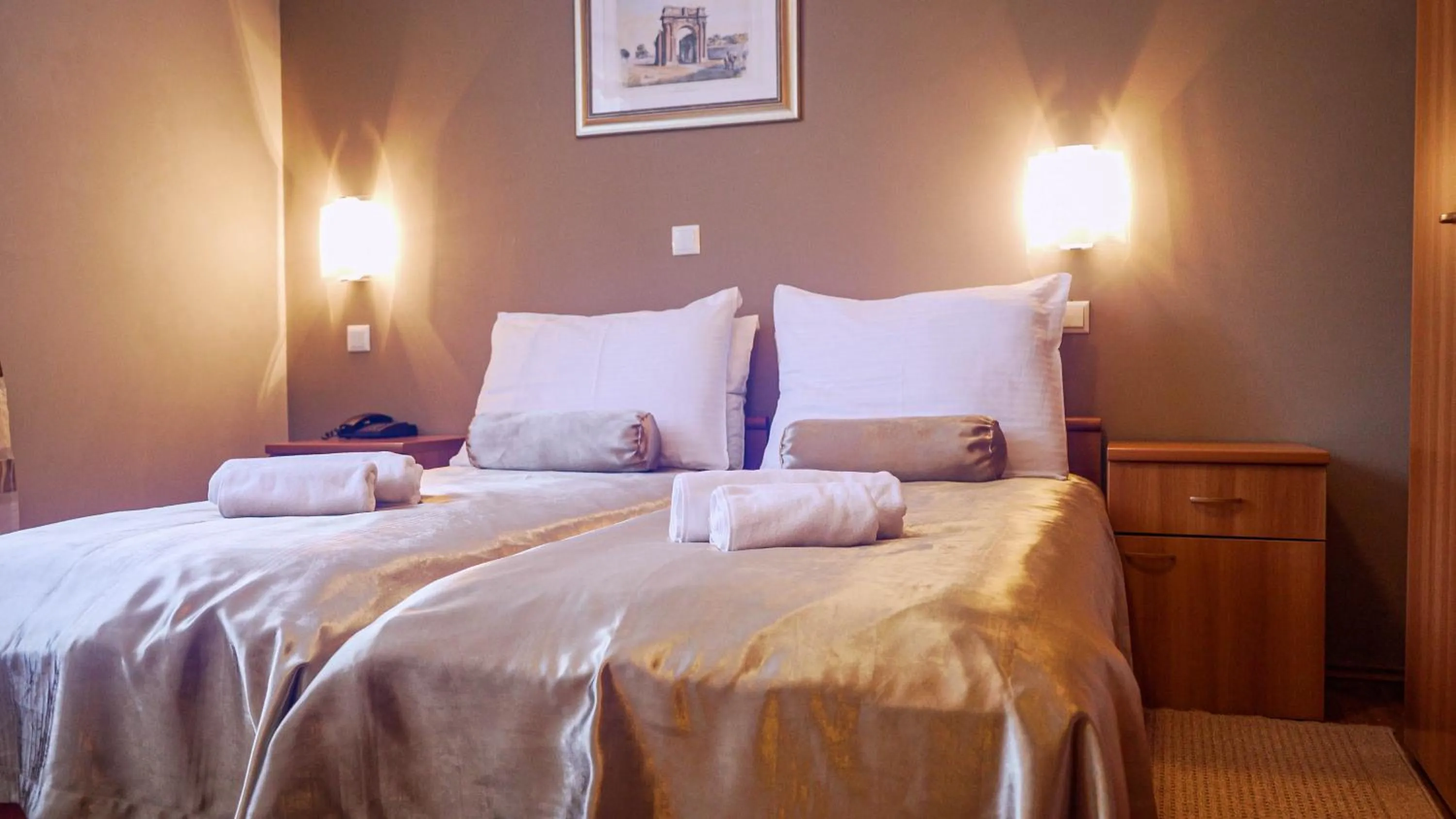 Property building, Bed in Hotel Villa Letan