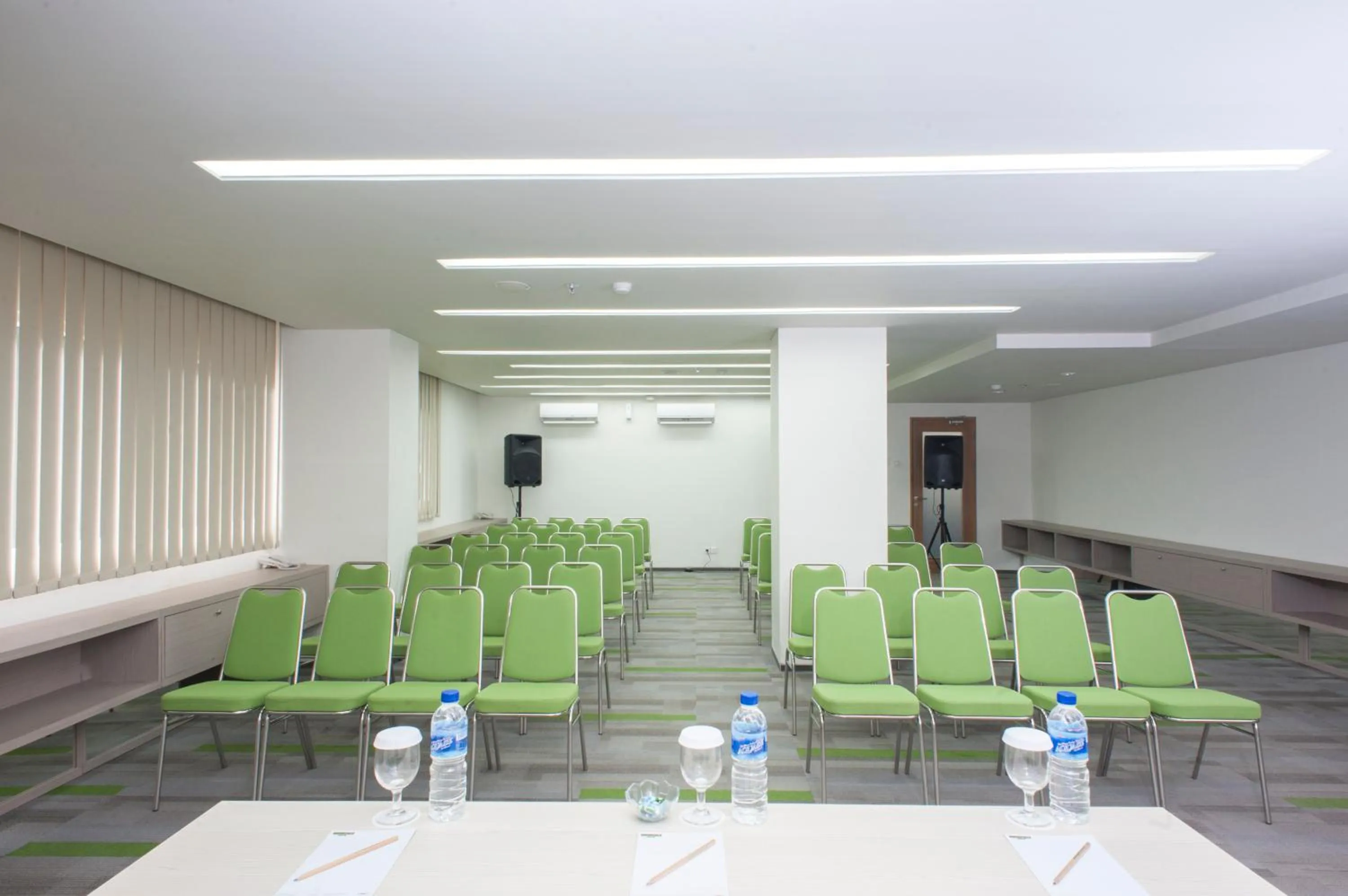 Banquet/Function facilities in MaxOneHotels at Dharmahusada Surabaya