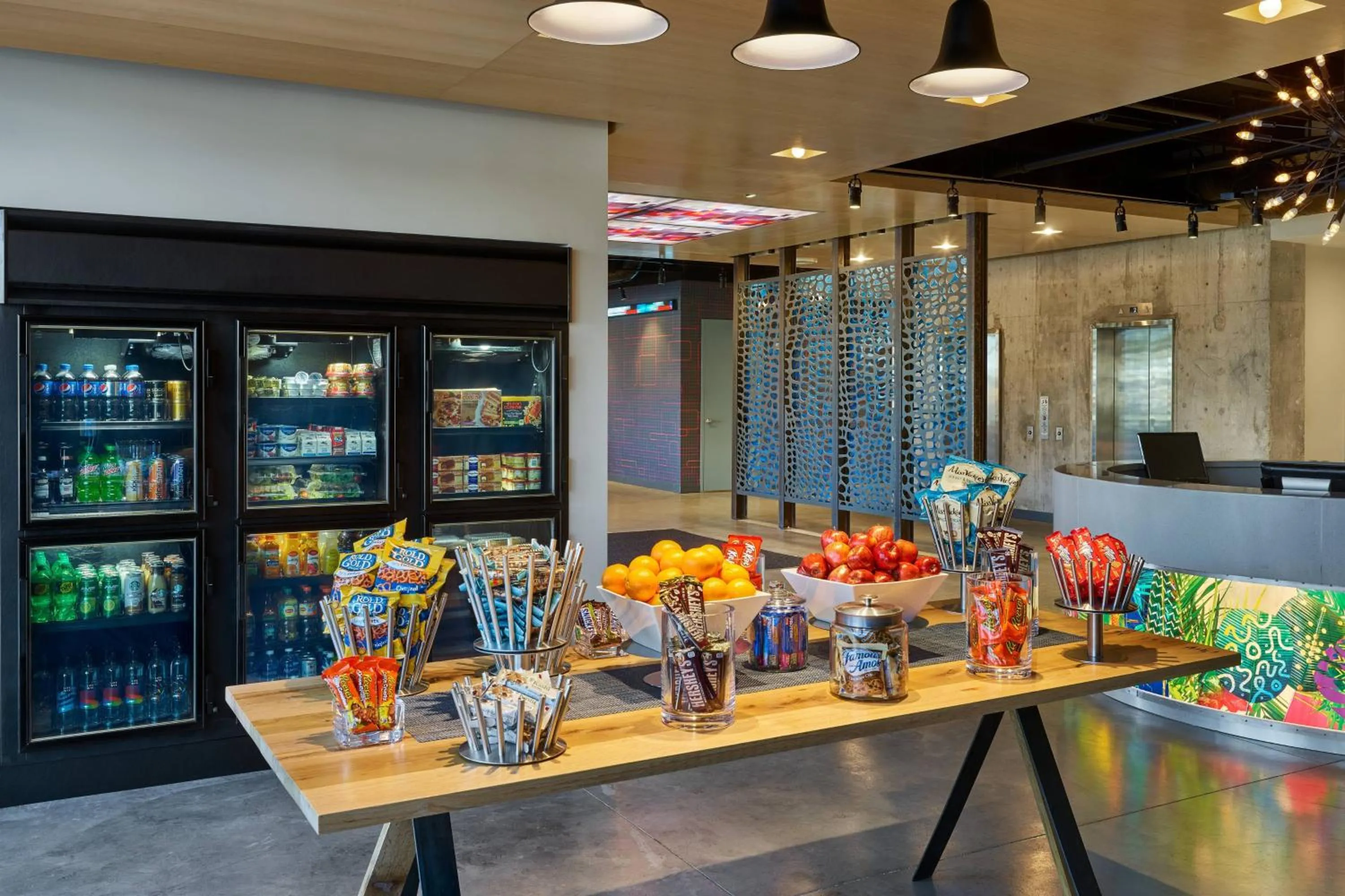 Restaurant/places to eat in Aloft Miami Airport