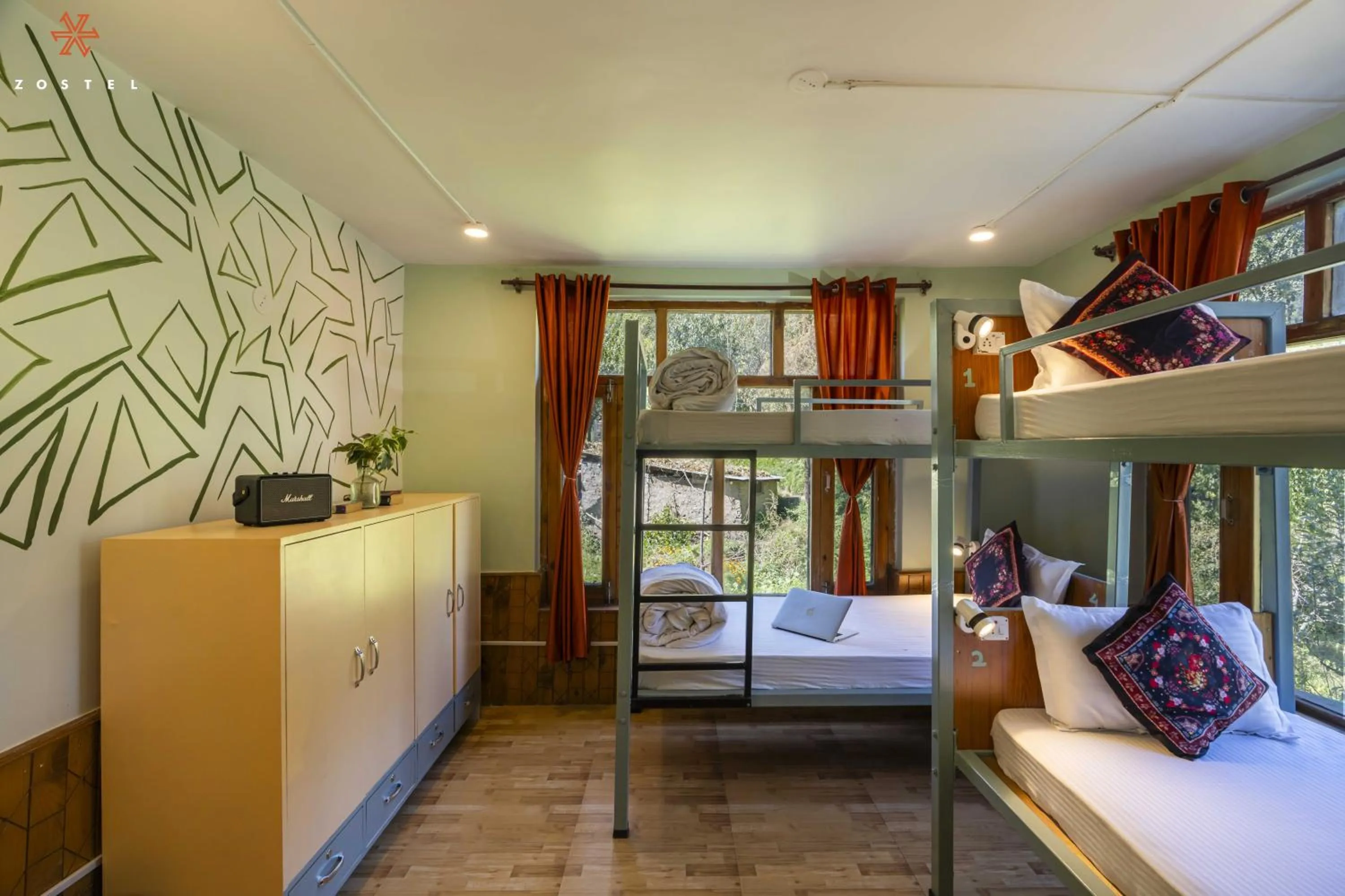 Photo of the whole room, Bed in Zostel Old Manali