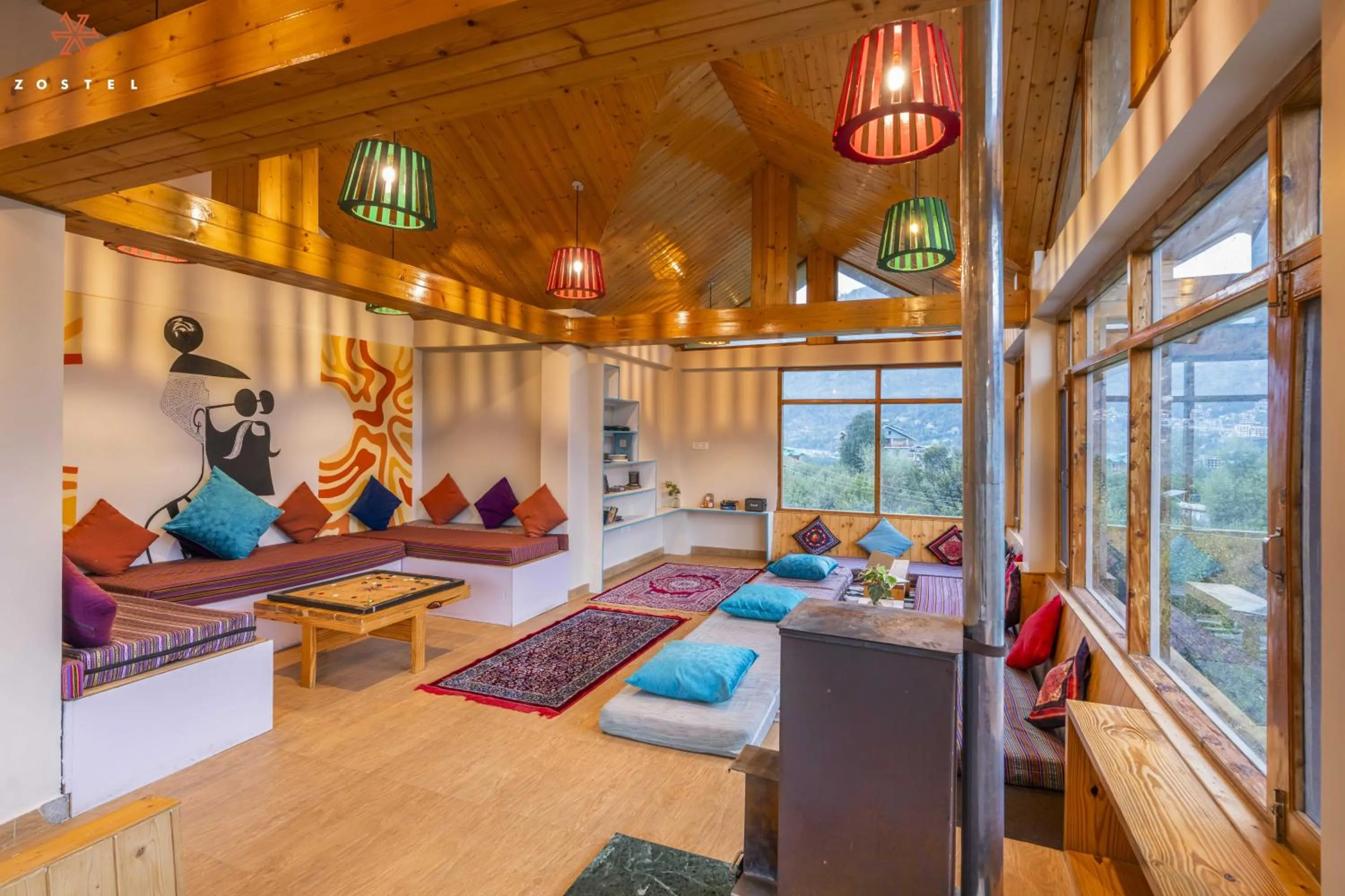 Living room in Zostel Old Manali