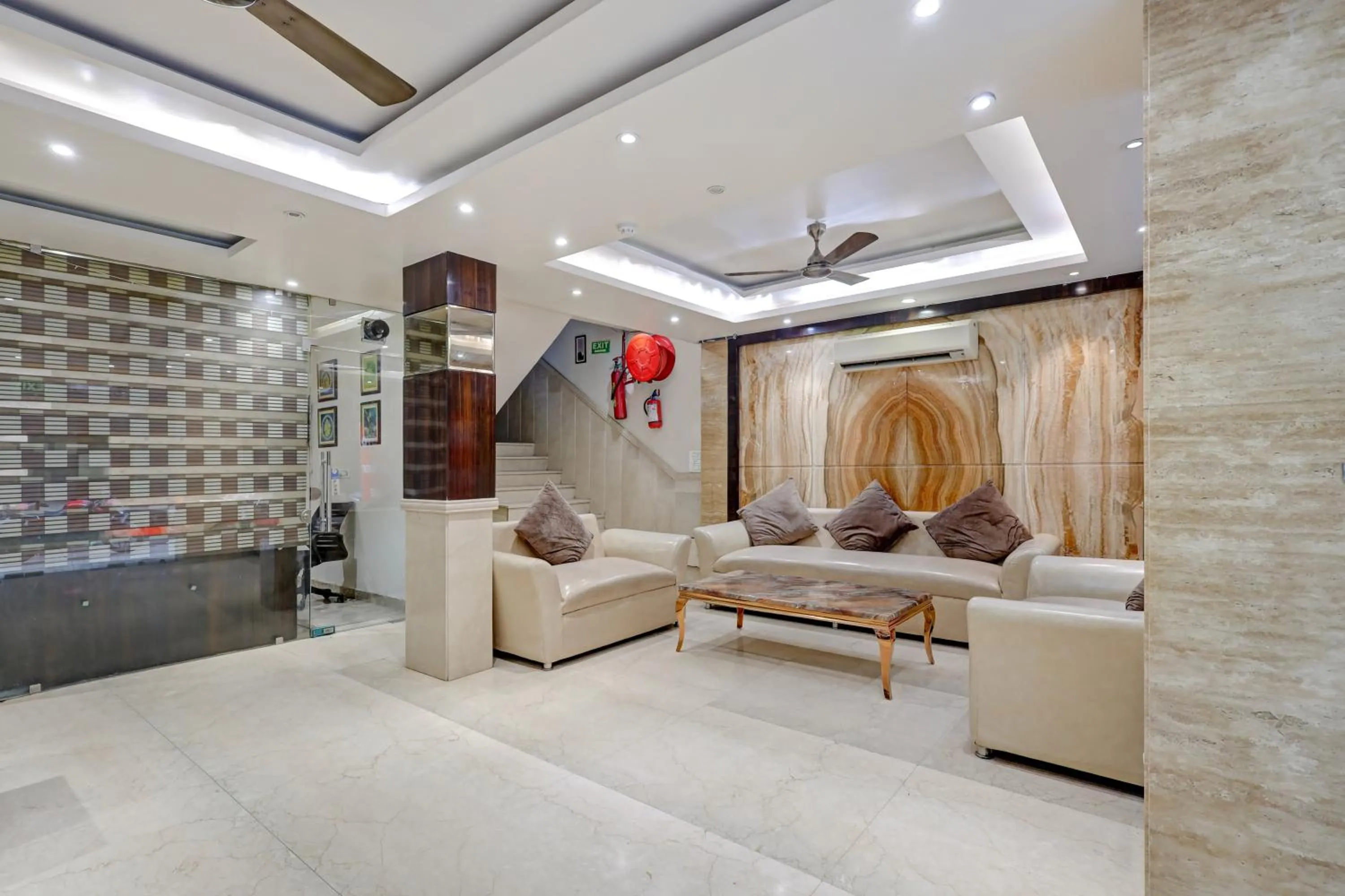 Lobby or reception in Tashkent Palace - Walk in from NDLS Station & RK Ashram Metro Station