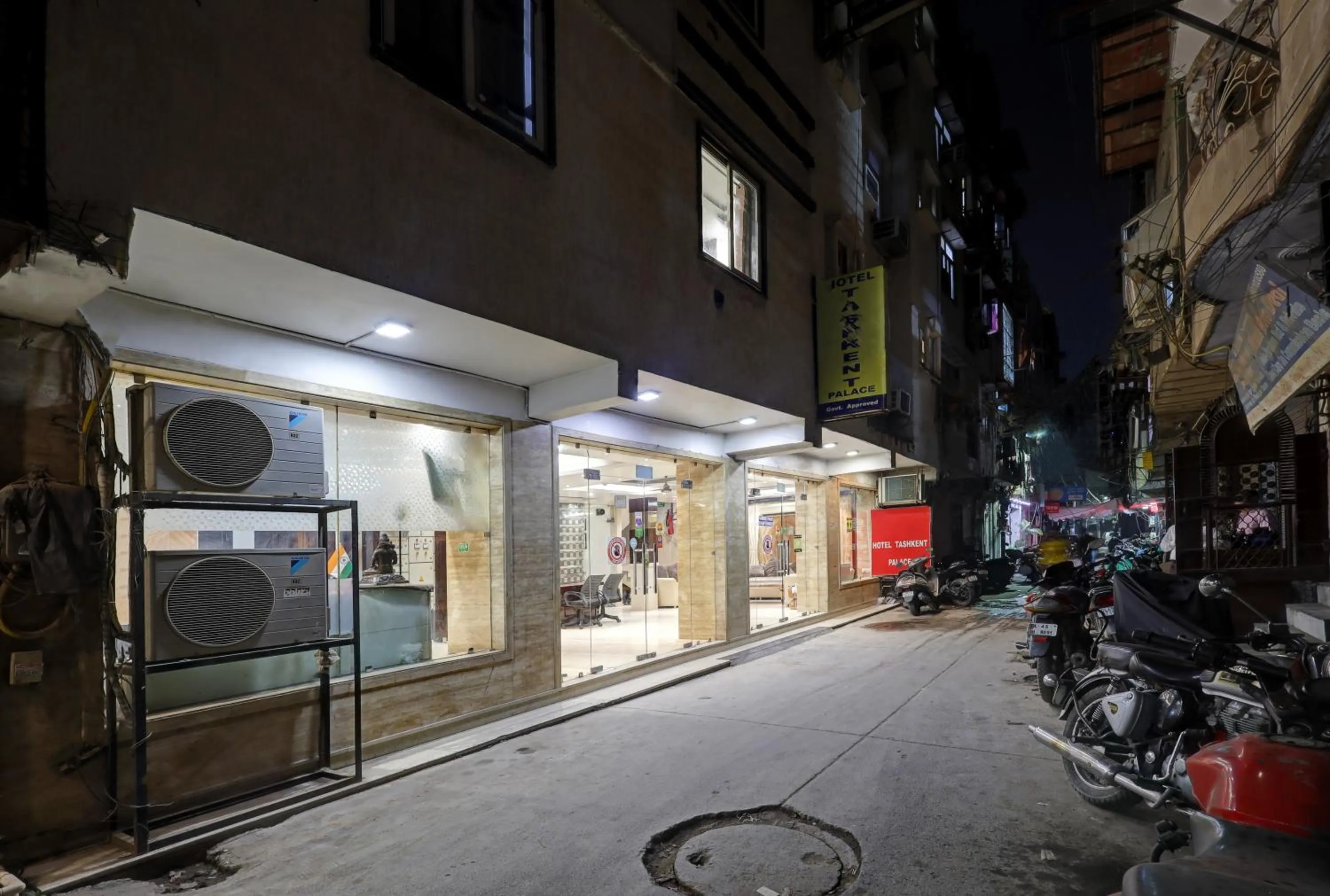 Property building in Tashkent Palace - Walk in from NDLS Station & RK Ashram Metro Station