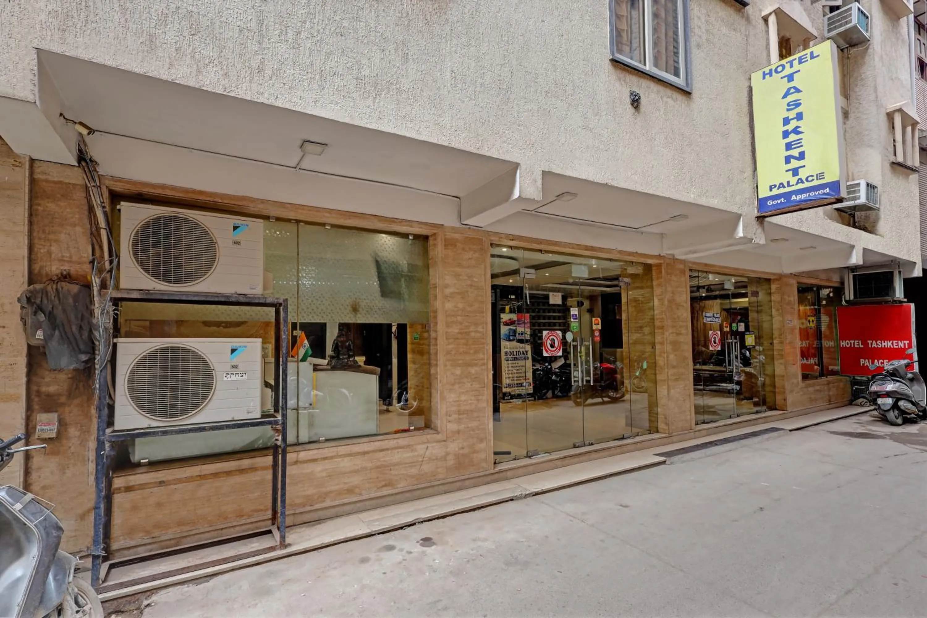 Facade/entrance in Tashkent Palace - Walk in from NDLS Station & RK Ashram Metro Station