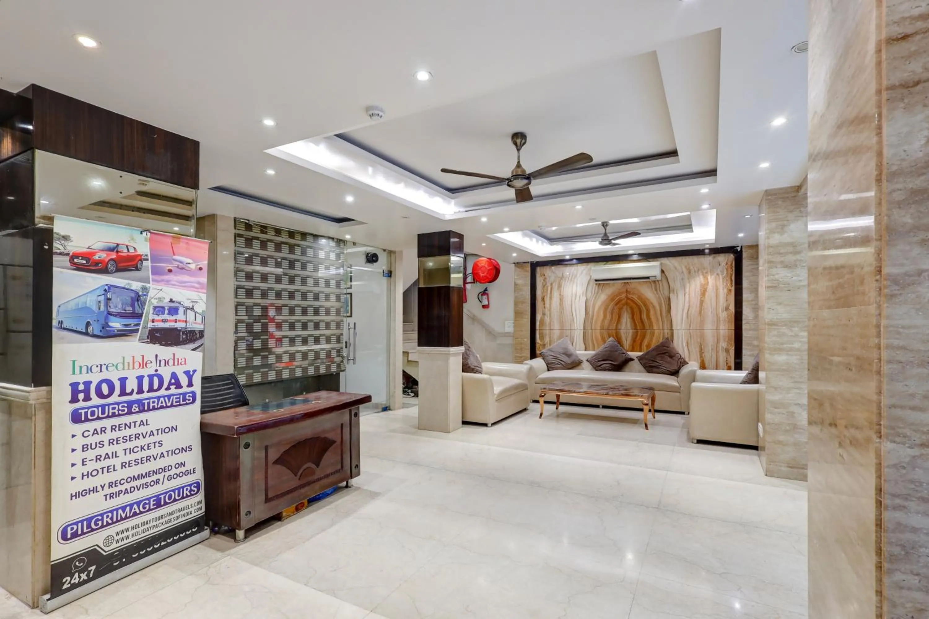 Lobby or reception in Tashkent Palace - Walk in from NDLS Station & RK Ashram Metro Station
