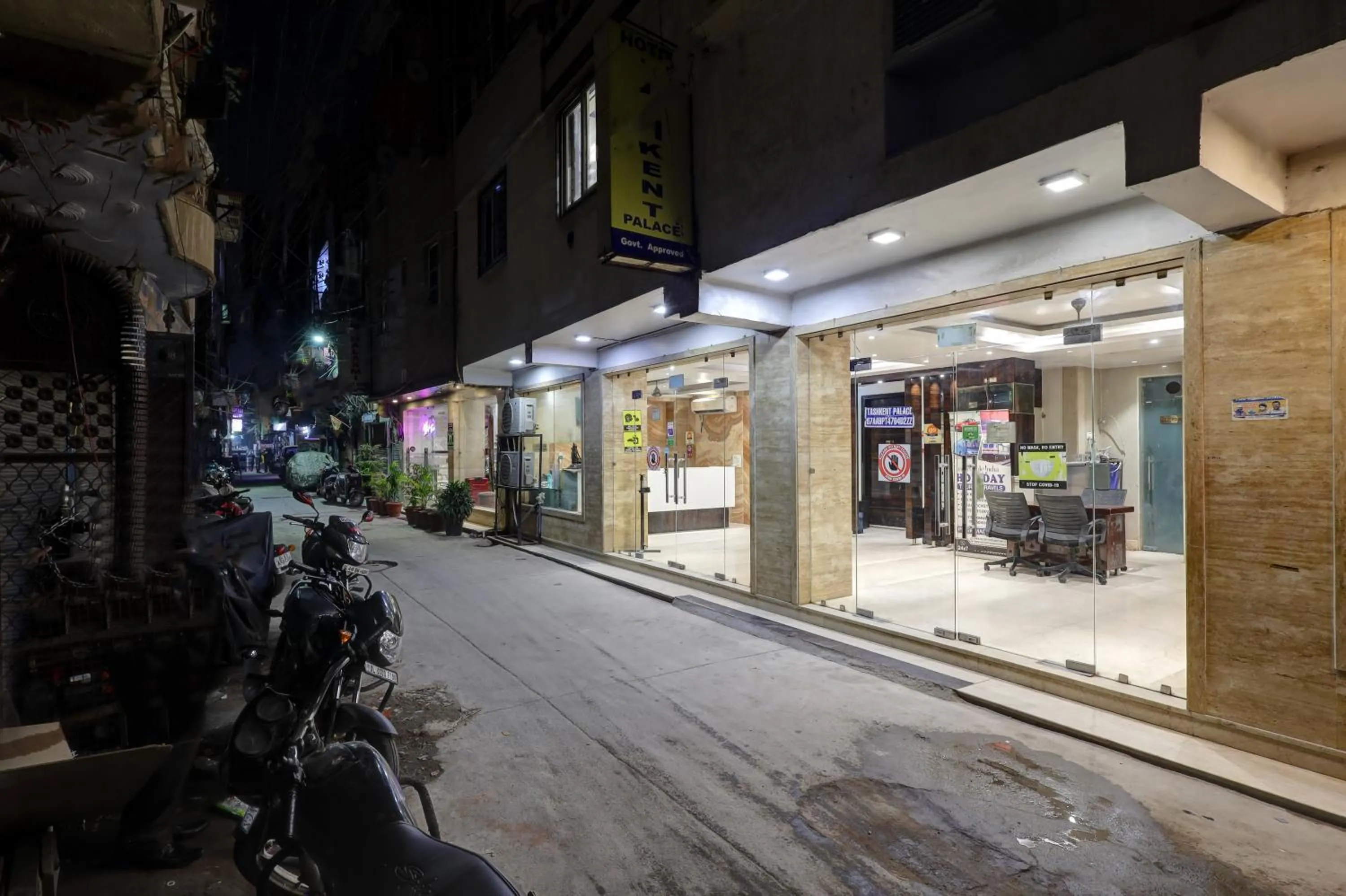 Facade/entrance in Tashkent Palace - Walk in from NDLS Station & RK Ashram Metro Station