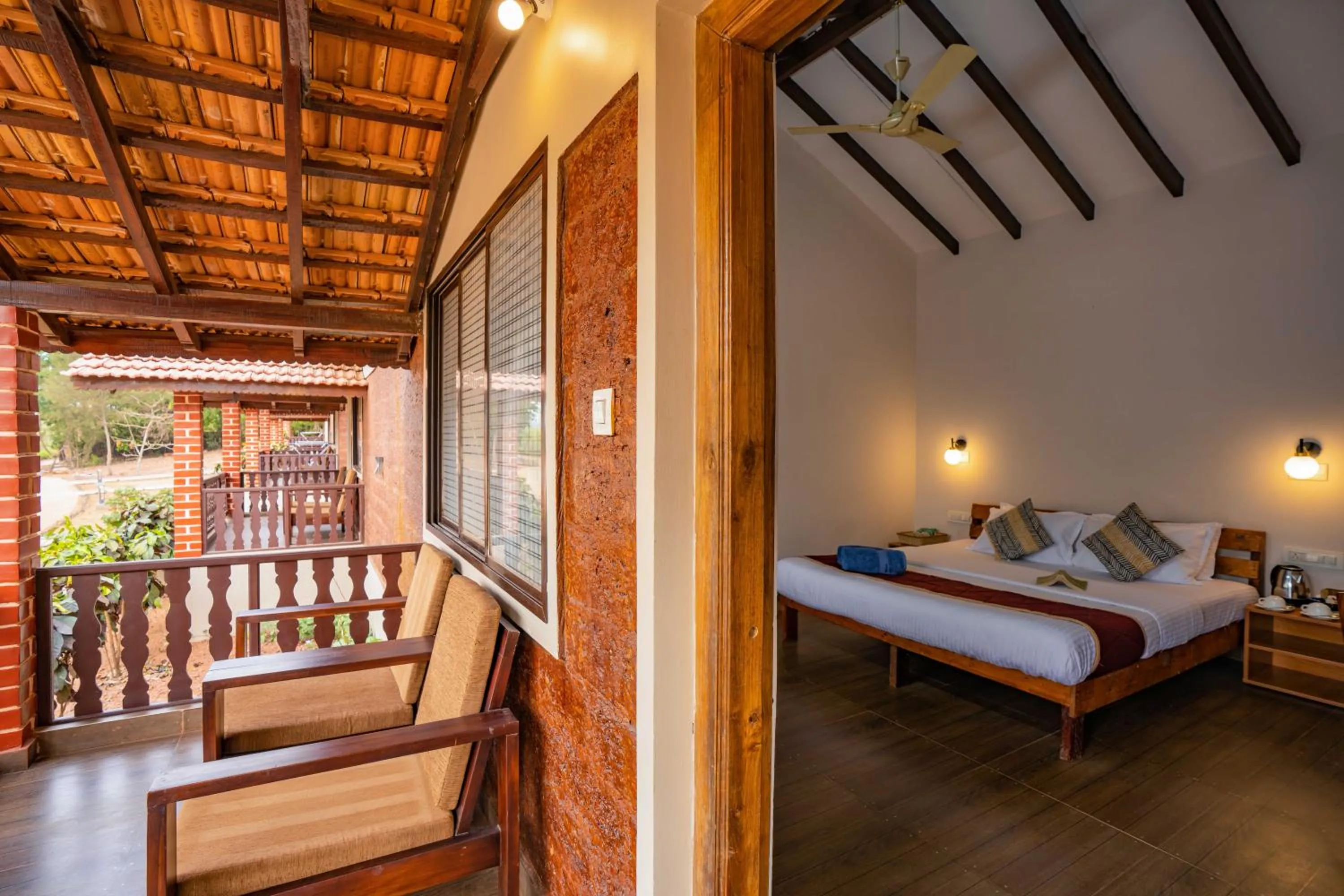 Facade/entrance, Bed in Zostel Gokarna