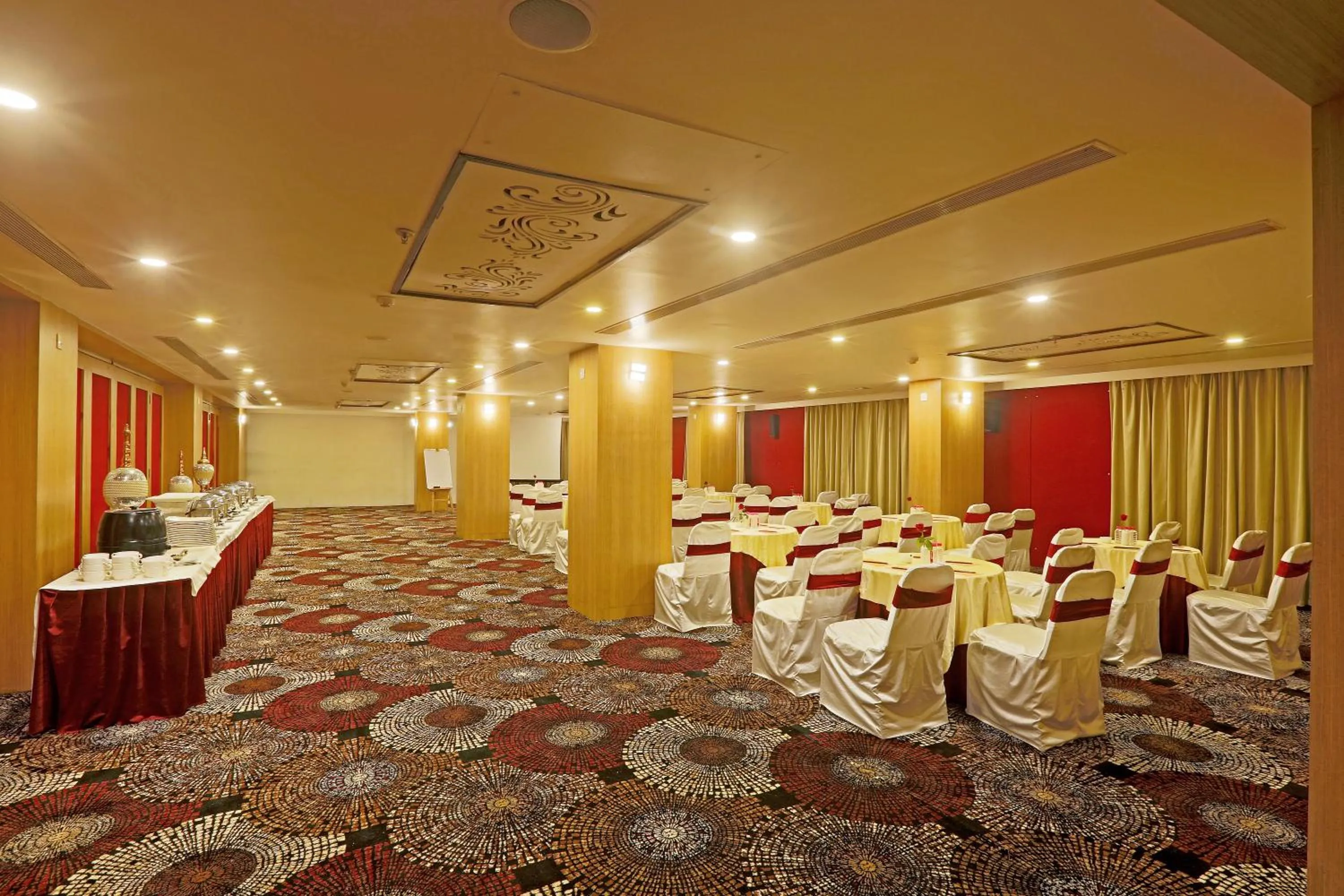 Banquet/Function facilities in Hotel Mumbai House