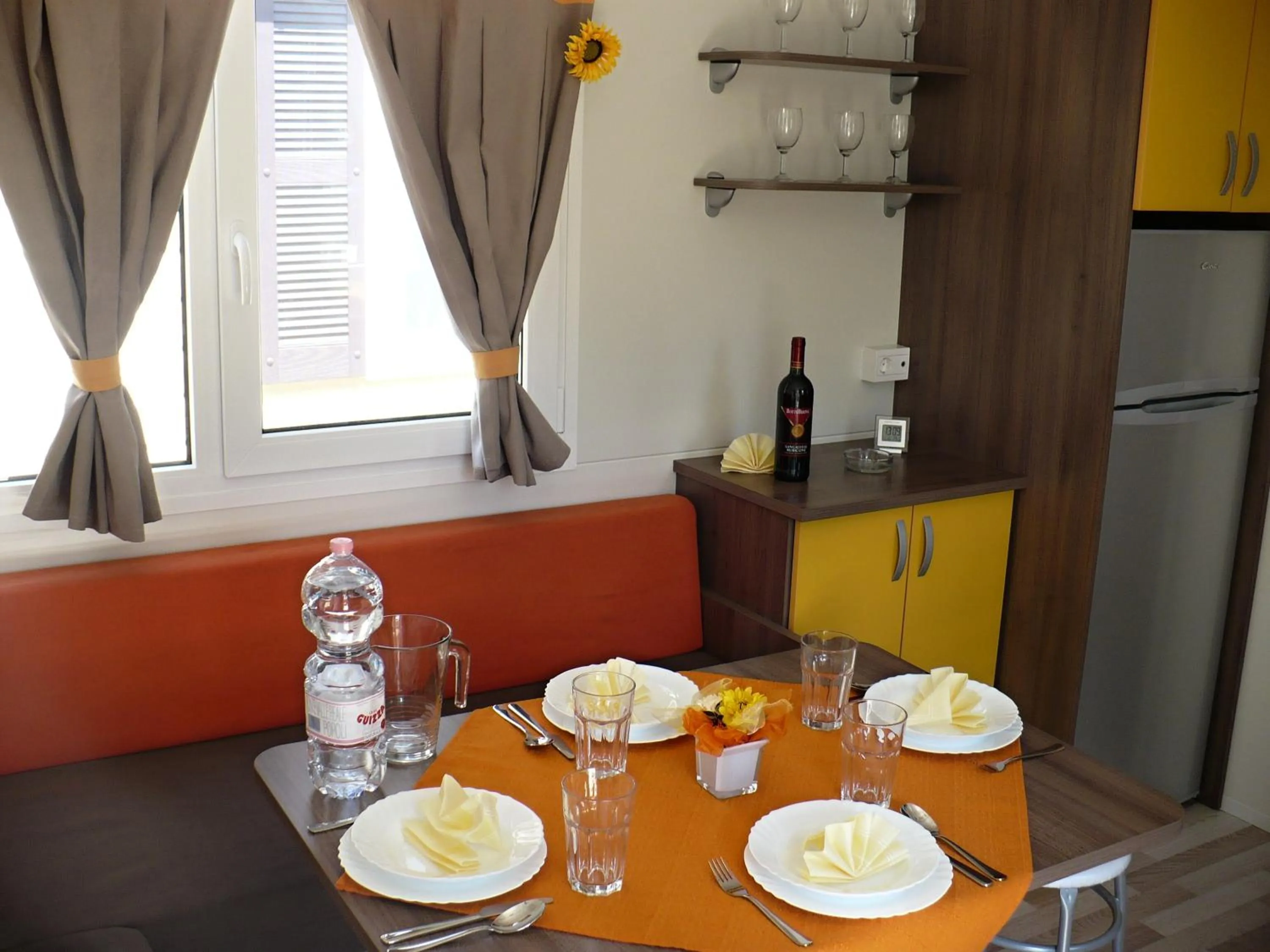 Dining area in Mobilhome Victoria Camping Lanterna