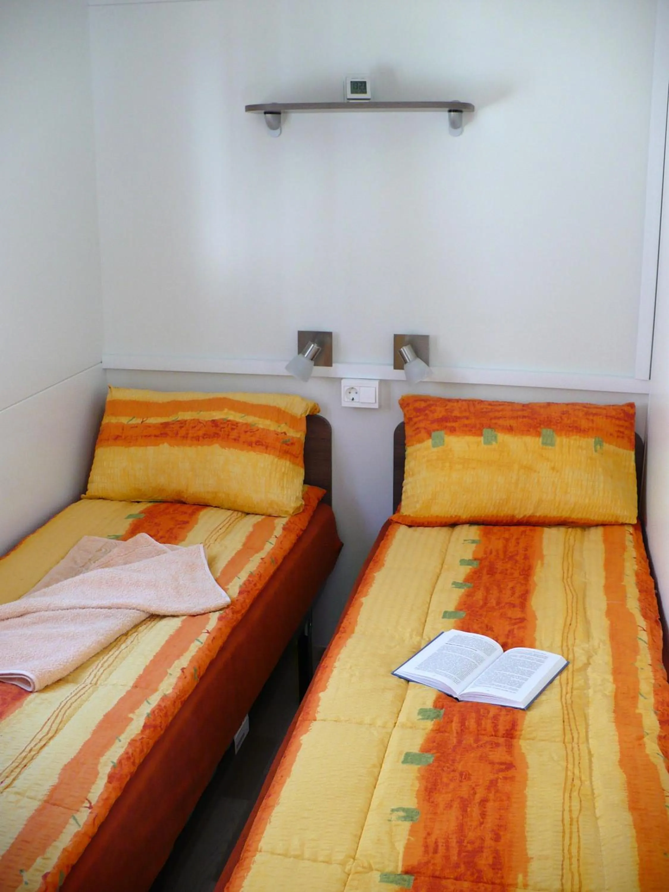 Bedroom, Bed in Mobilhome Victoria Camping Lanterna