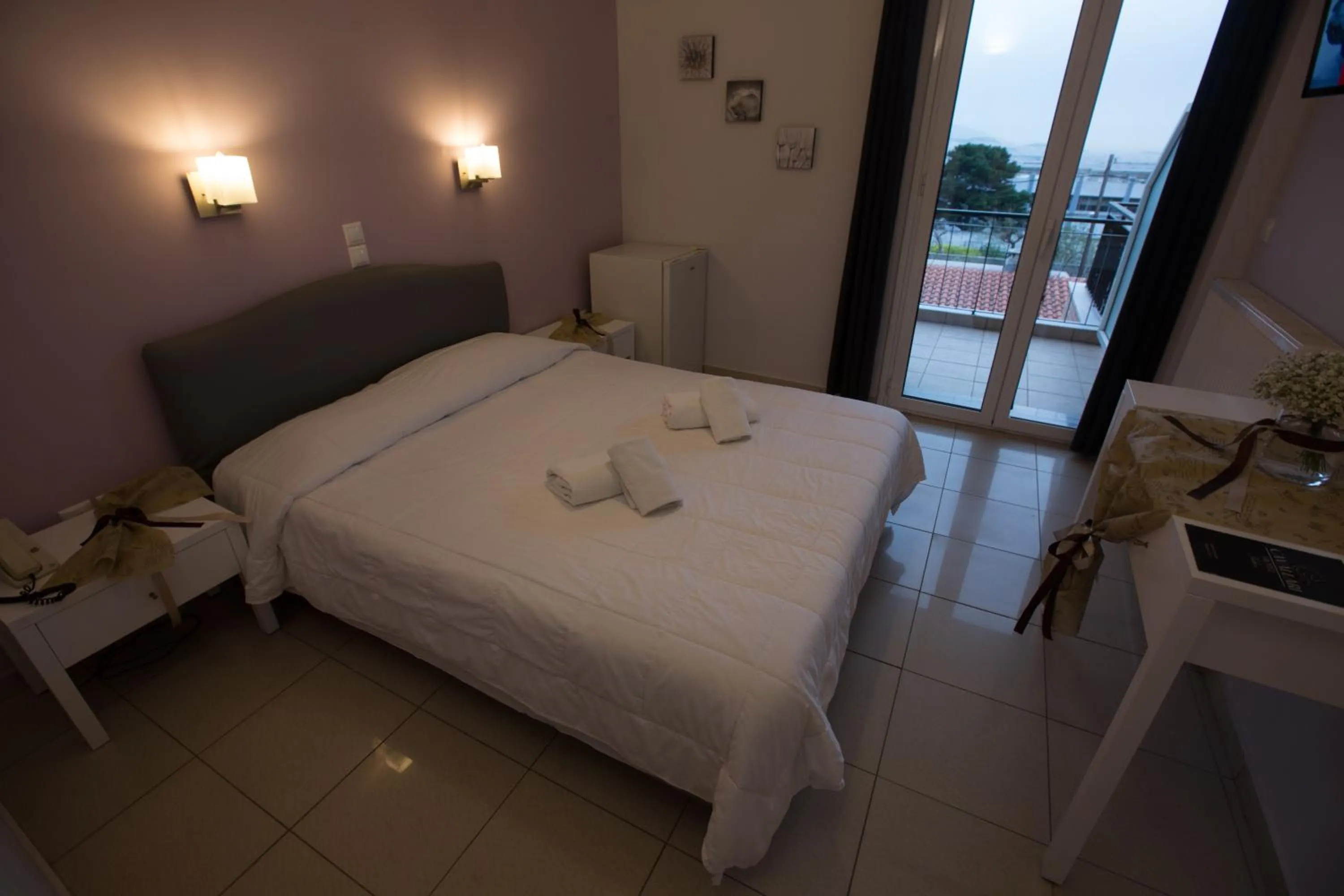 Balcony/Terrace, Bed in Cavallari Palace Hotel Suites