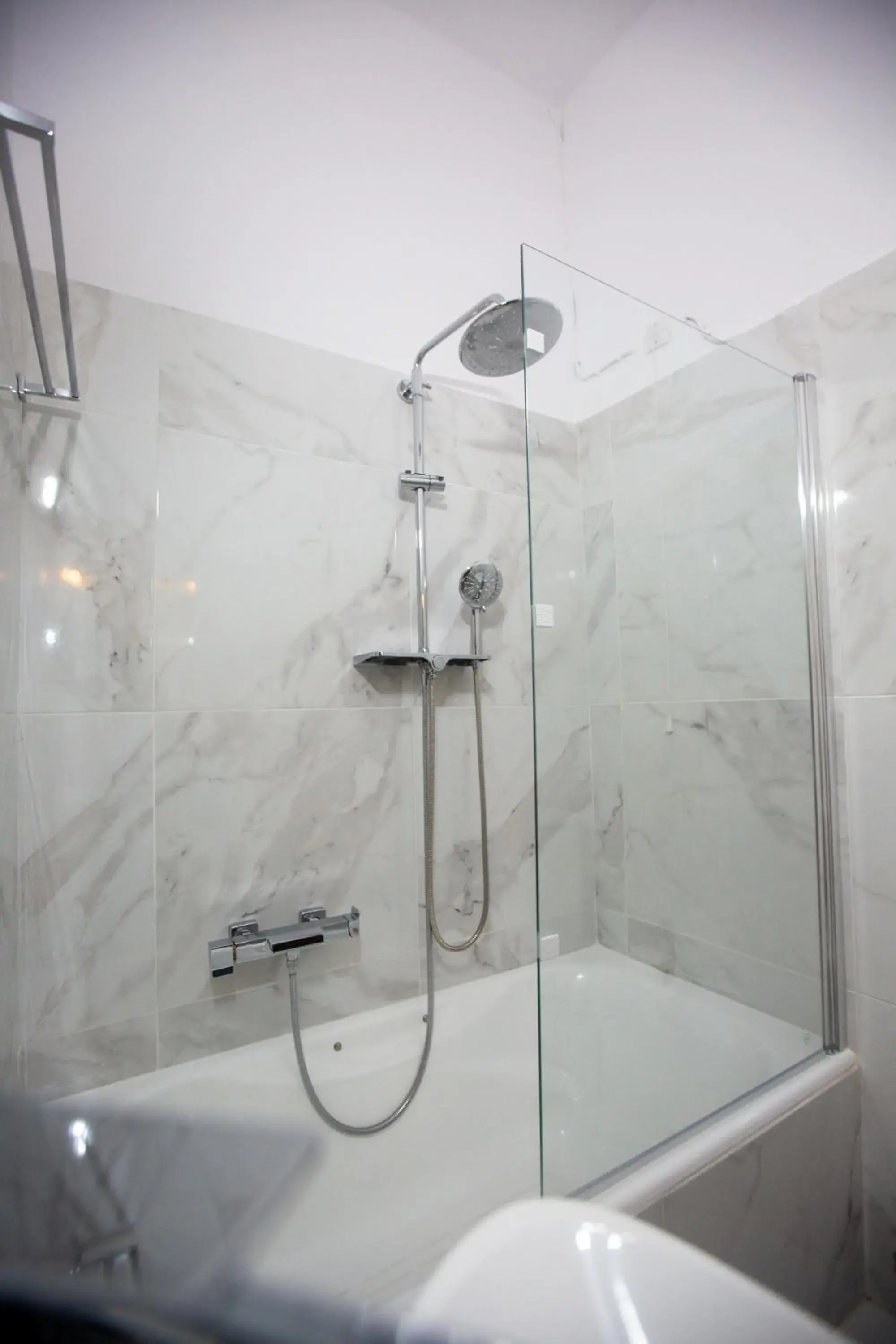 Suite with Hot Tub in Cavallari Palace Hotel Suites Suite with Hot Tub in Cavallari Palace Hotel Suites