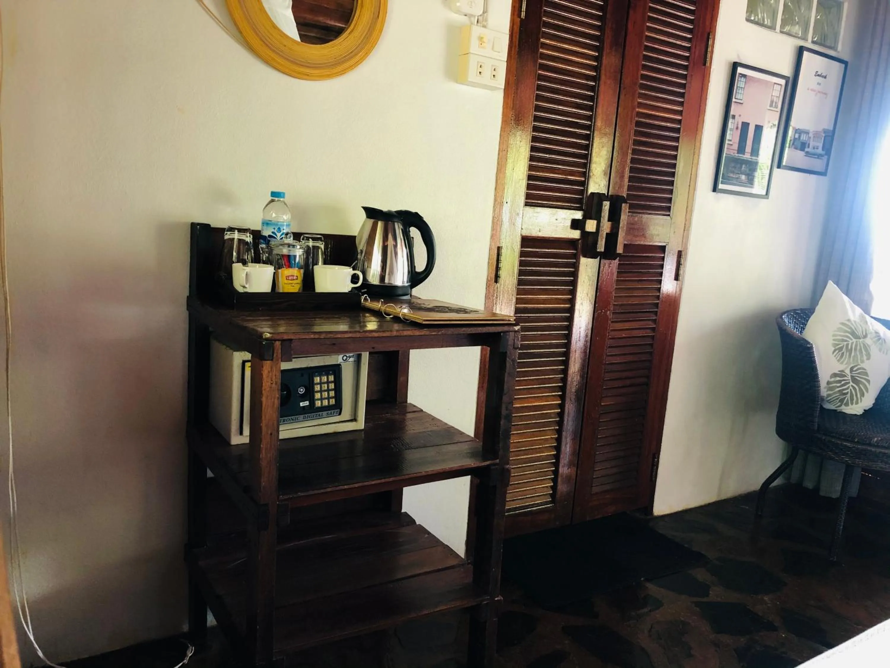 Coffee/tea facilities, Bed in Oon Lee Bungalows