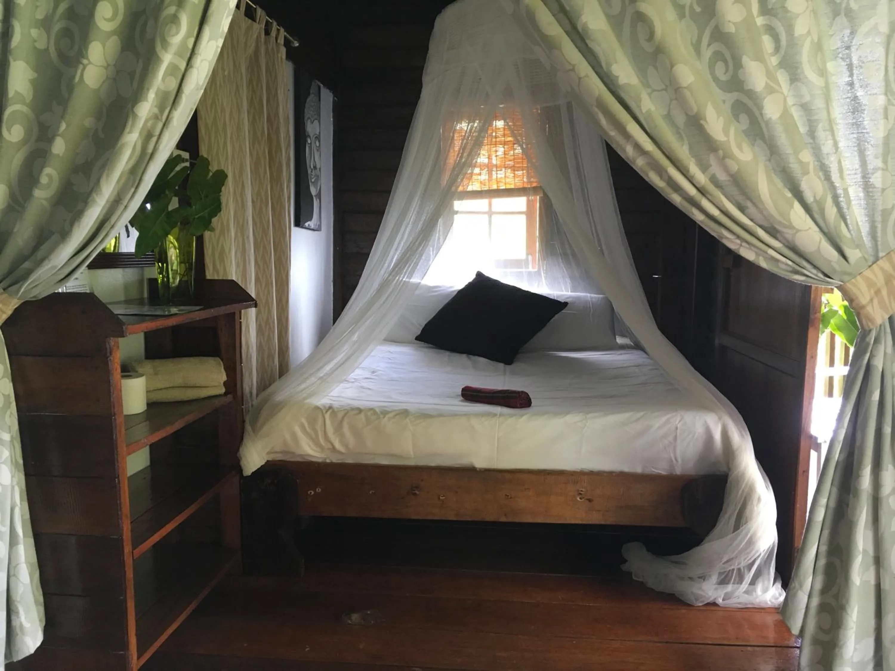 Bedroom, Bed in Oon Lee Bungalows