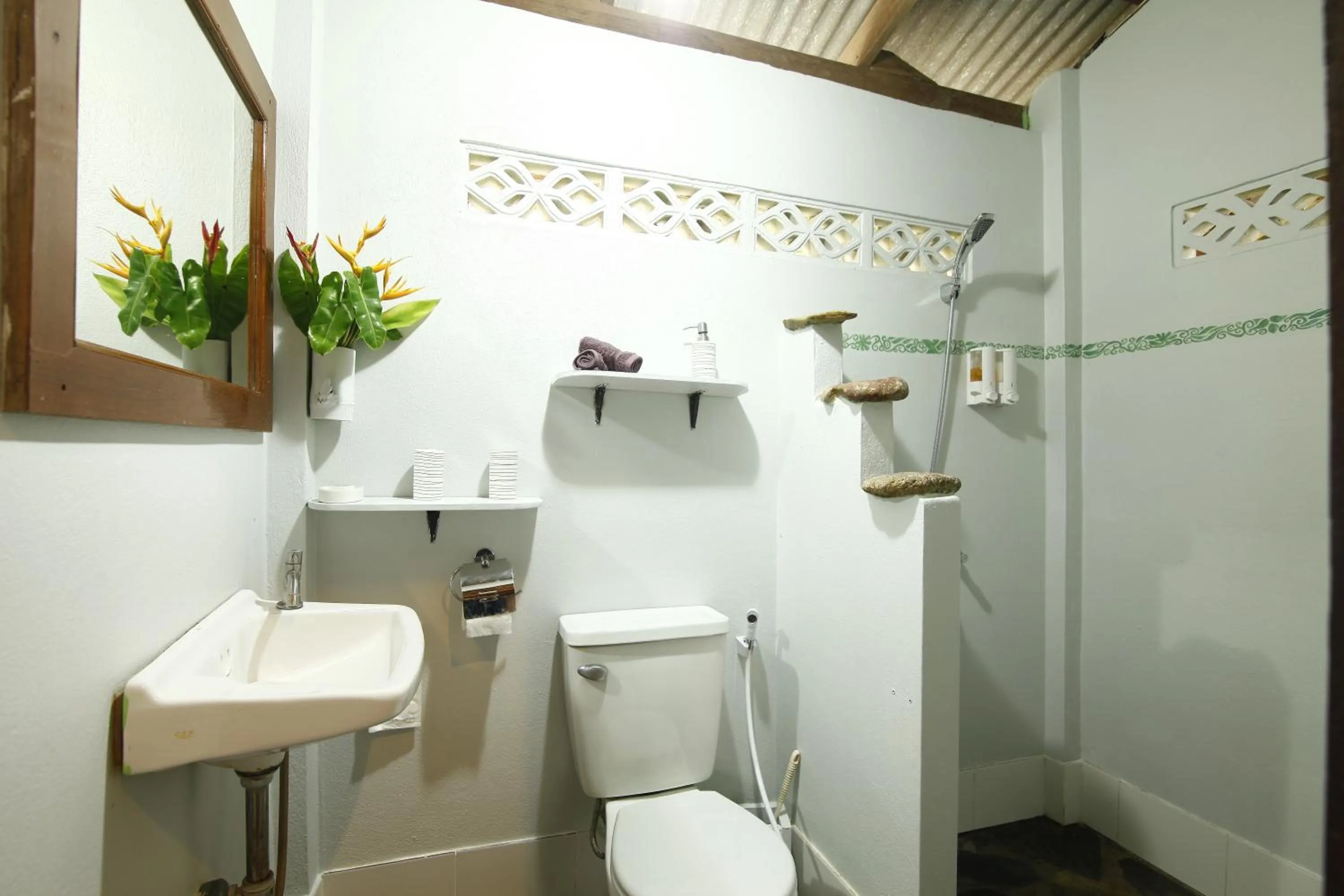 Bathroom in Oon Lee Bungalows