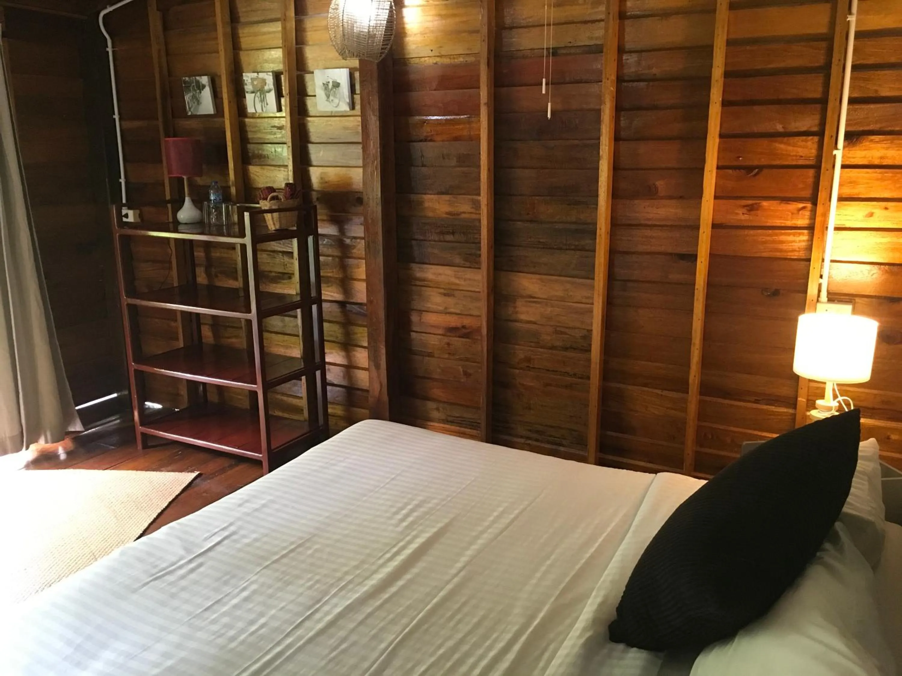 Bedroom, Bed in Oon Lee Bungalows