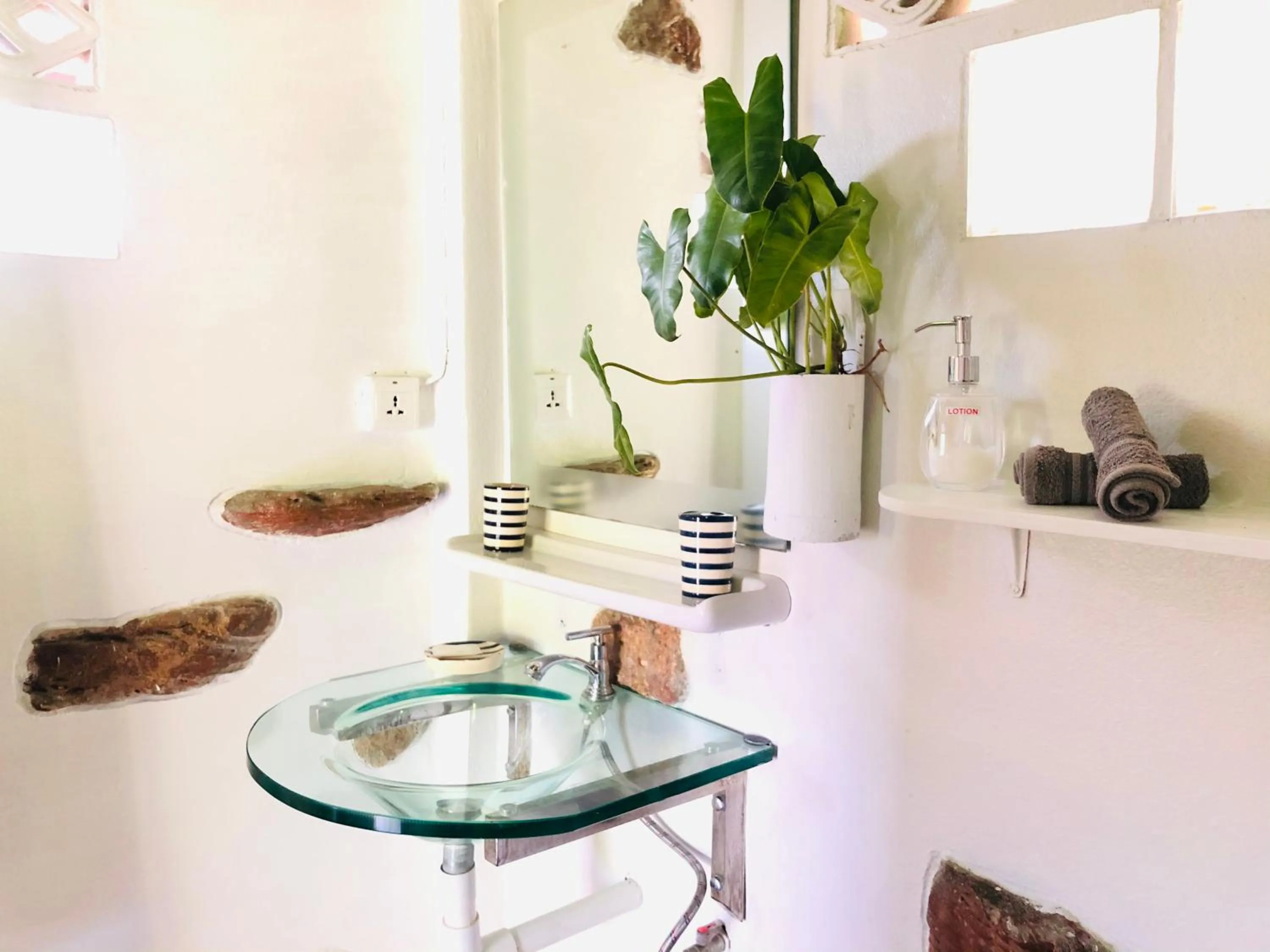 Bathroom in Oon Lee Bungalows