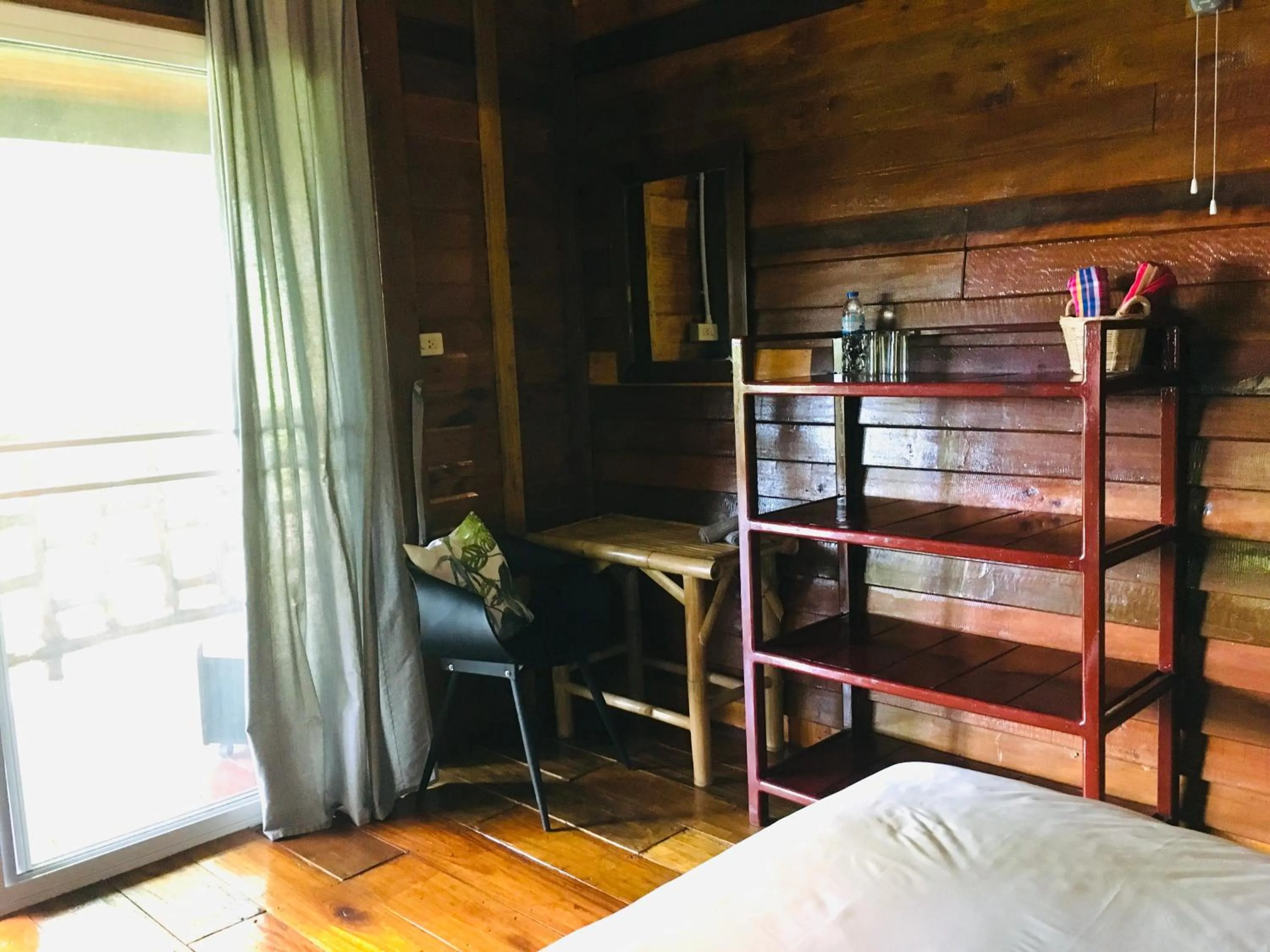 Bedroom, Bed in Oon Lee Bungalows