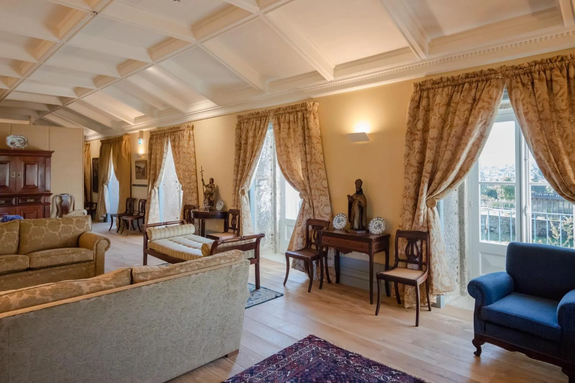 Communal lounge/ TV room in Hotel Paço de Vitorino