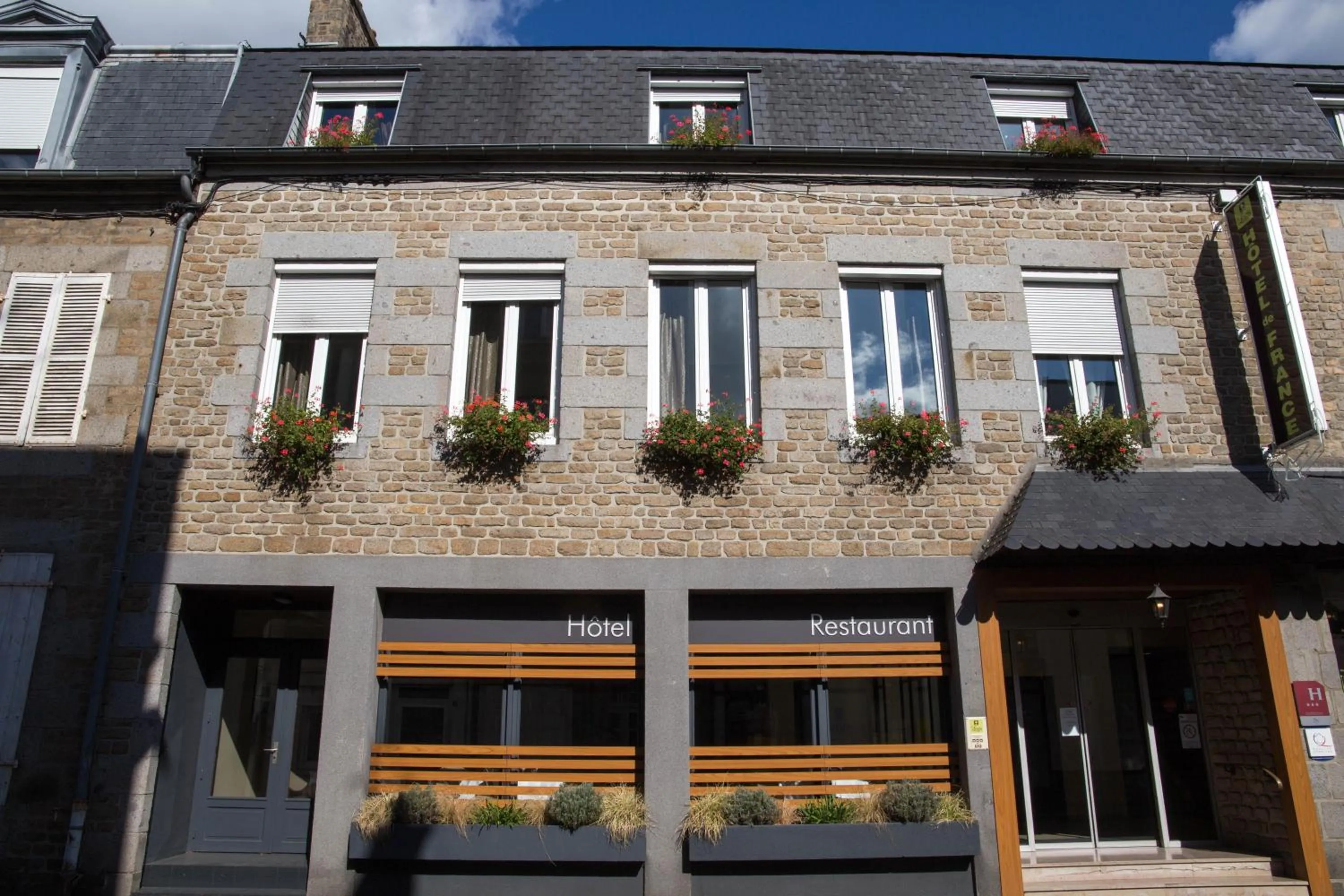 Facade/entrance in Hôtel de France Vire