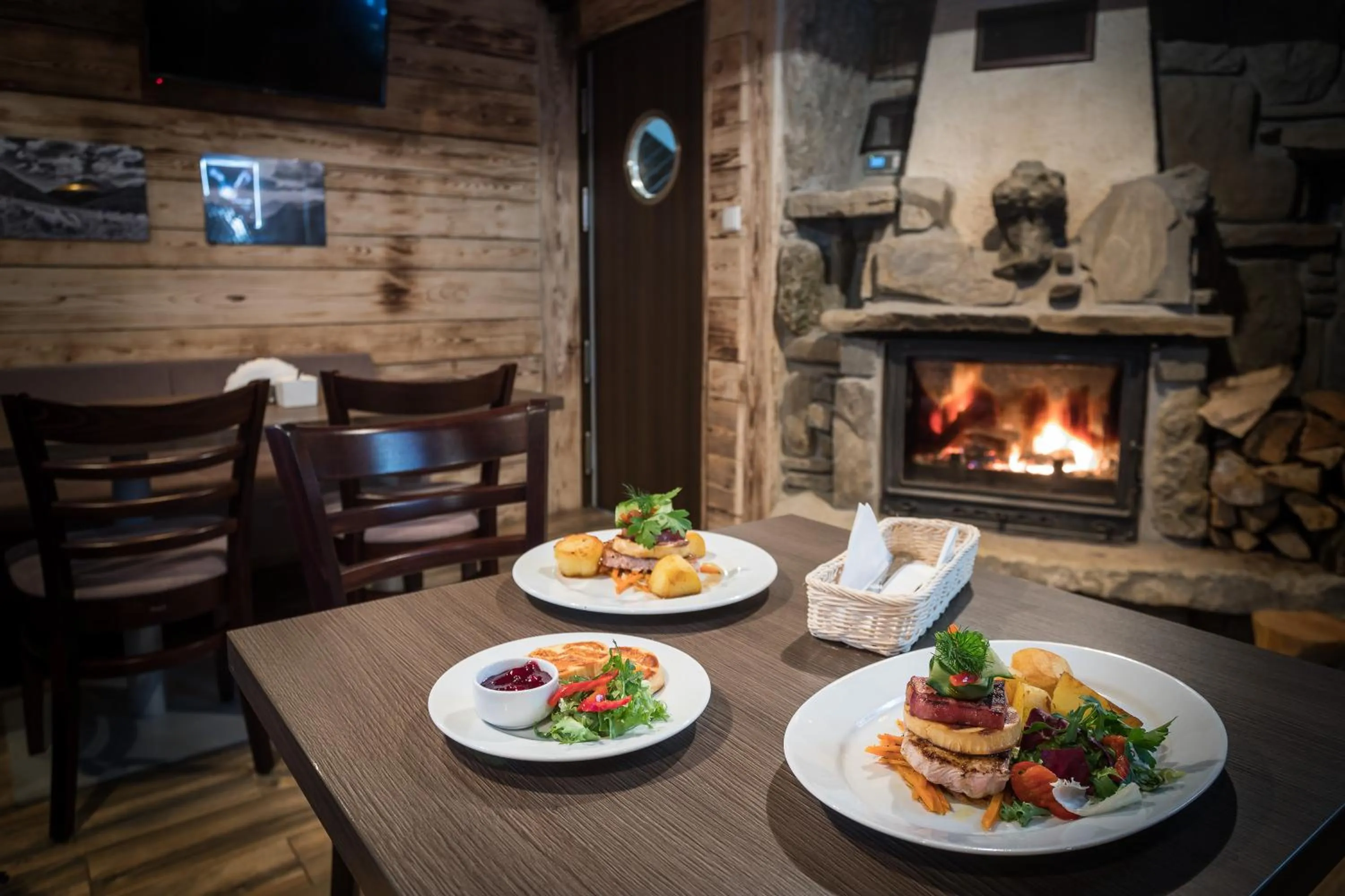 Restaurant/places to eat in Walkowy Dwor