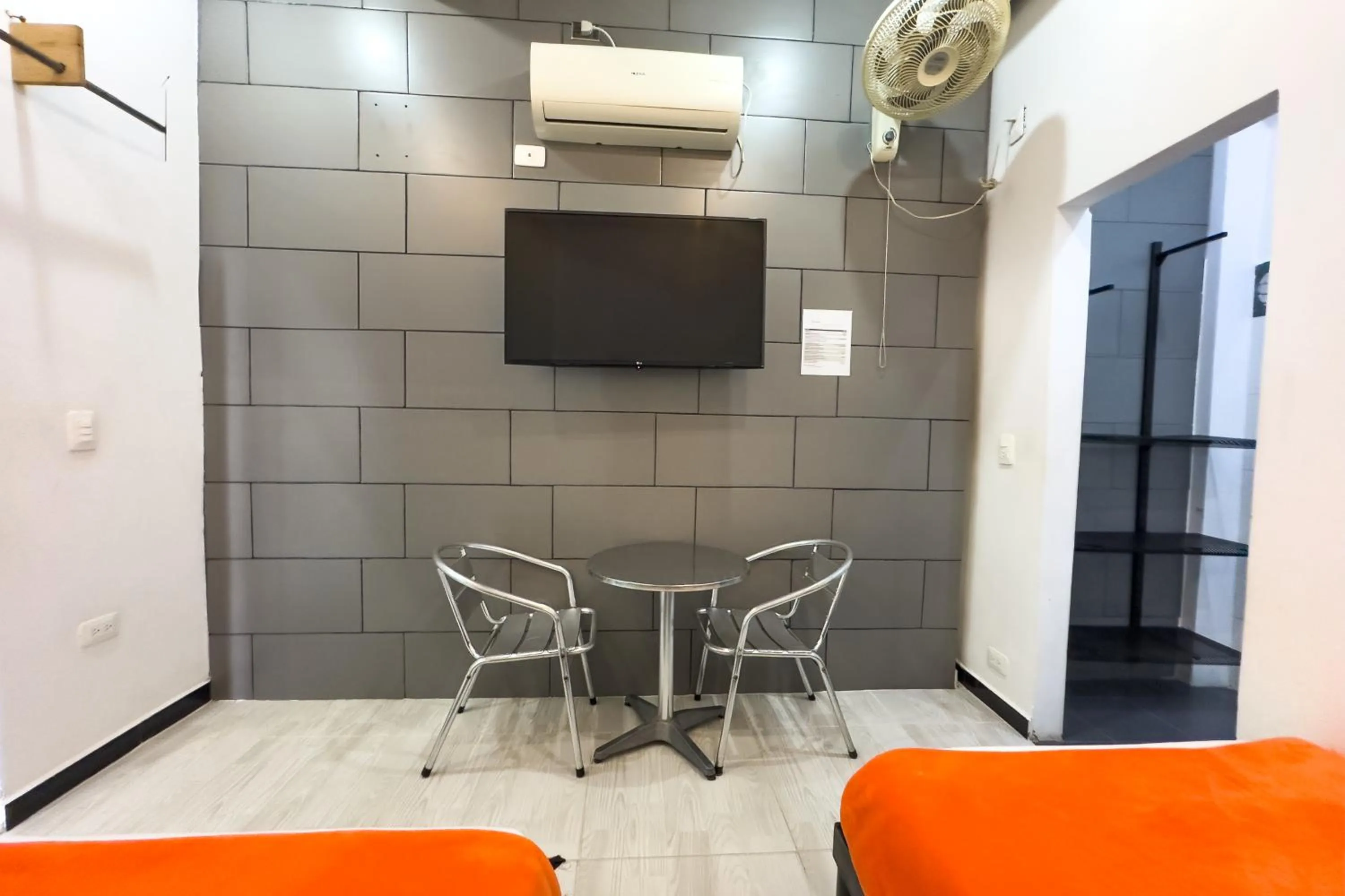 TV and multimedia in Hotel Family House Rodadero